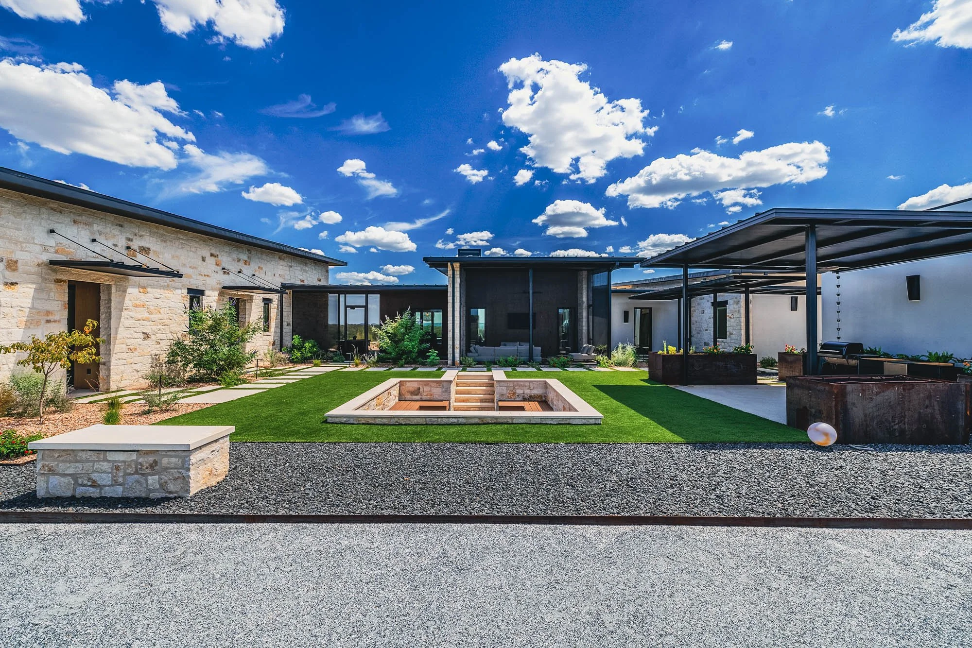 sandy-creek-modern-sandy-texas-landscape-design-build--157.jpg