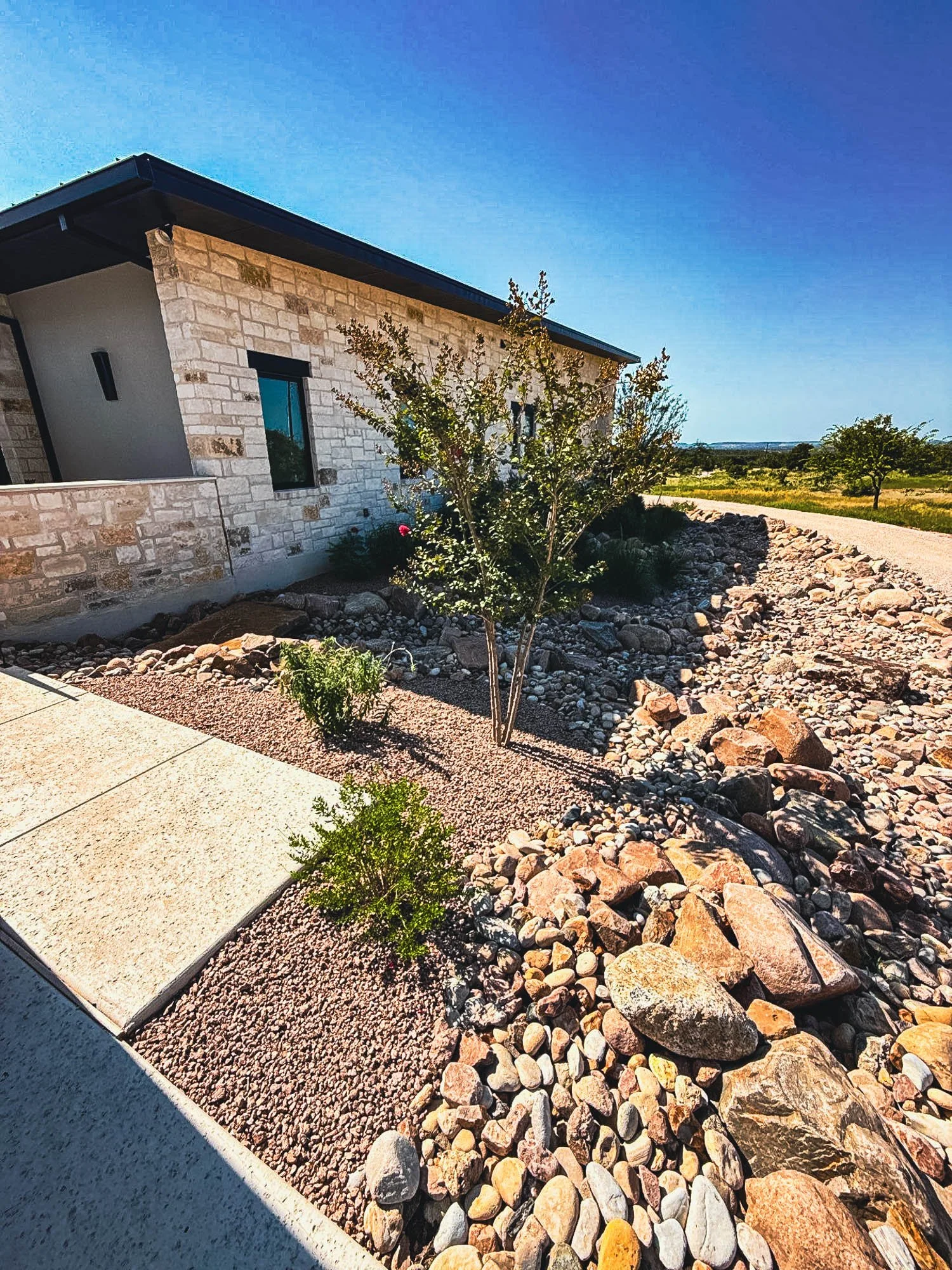 sandy-creek-modern-sandy-texas-landscape-design-build--135.jpg