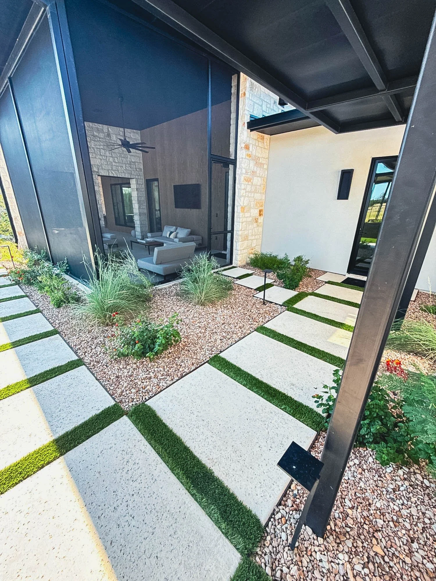 sandy-creek-modern-sandy-texas-landscape-design-build--137.jpg