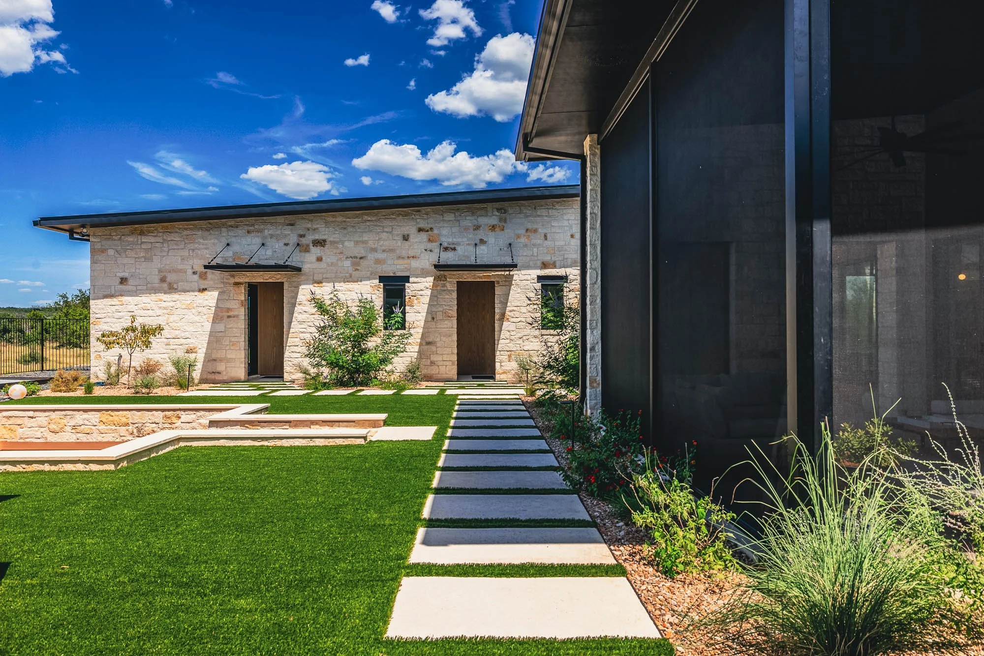 sandy-creek-modern-sandy-texas-landscape-design-build--153.jpg