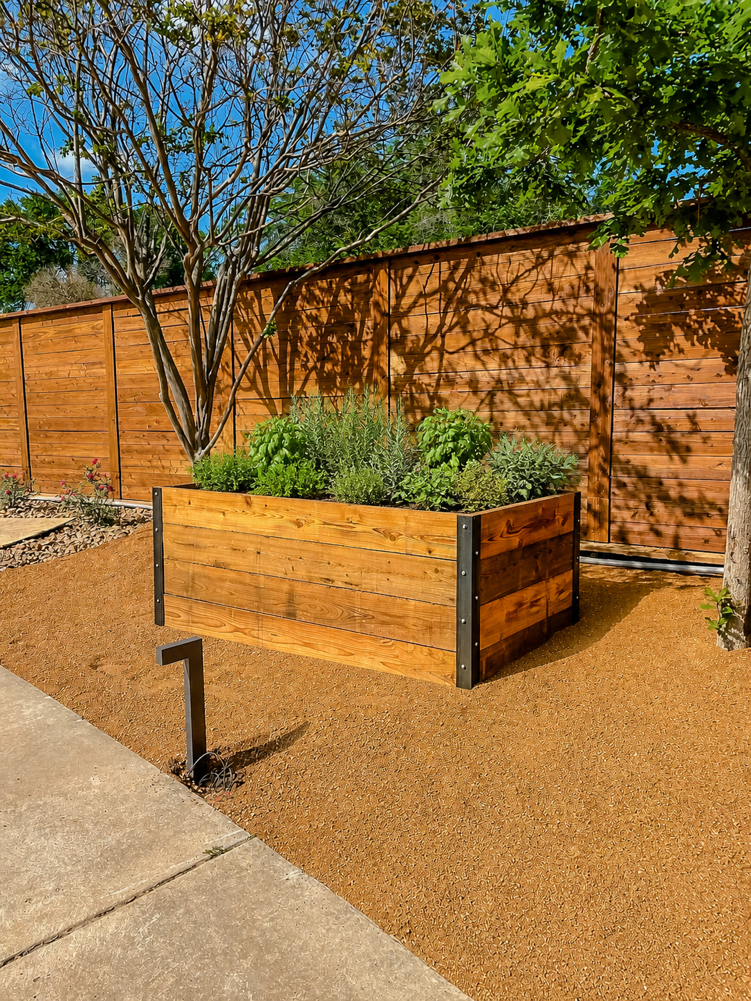 Hill-Vine-Planter-Box (3).png