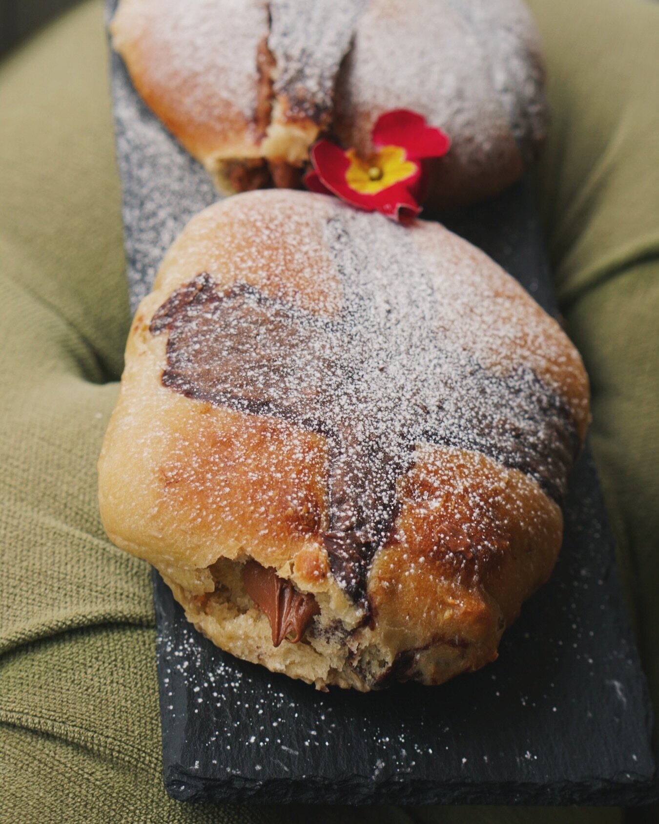 We have the perfect Easter delight coming your way!! 🐣

Banoffee hot cross buns. With a light banana and salted caramel dough, filled with chocolate, this is the ultimate Easter treat. We are going to be serving this weekend with a number of other s