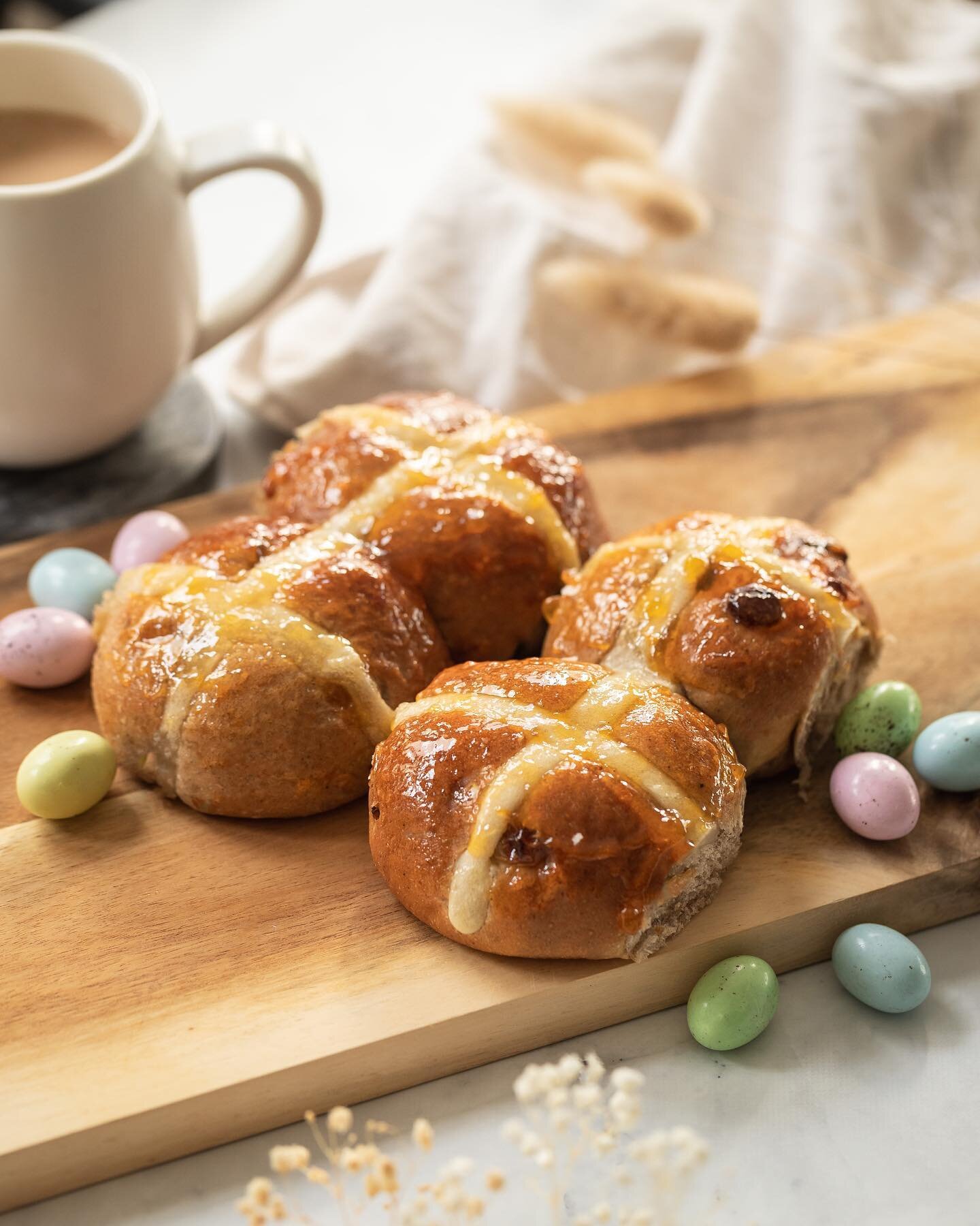 With Easter just around the corner, we&rsquo;ve got some HXB&rsquo;s coming out the oven at Pecks Road!

Delicious and fluffy oven-baked hot cross buns, infused with all spice, golden raisins, sultanas and glazed with apricot jam 🍑

Available starti