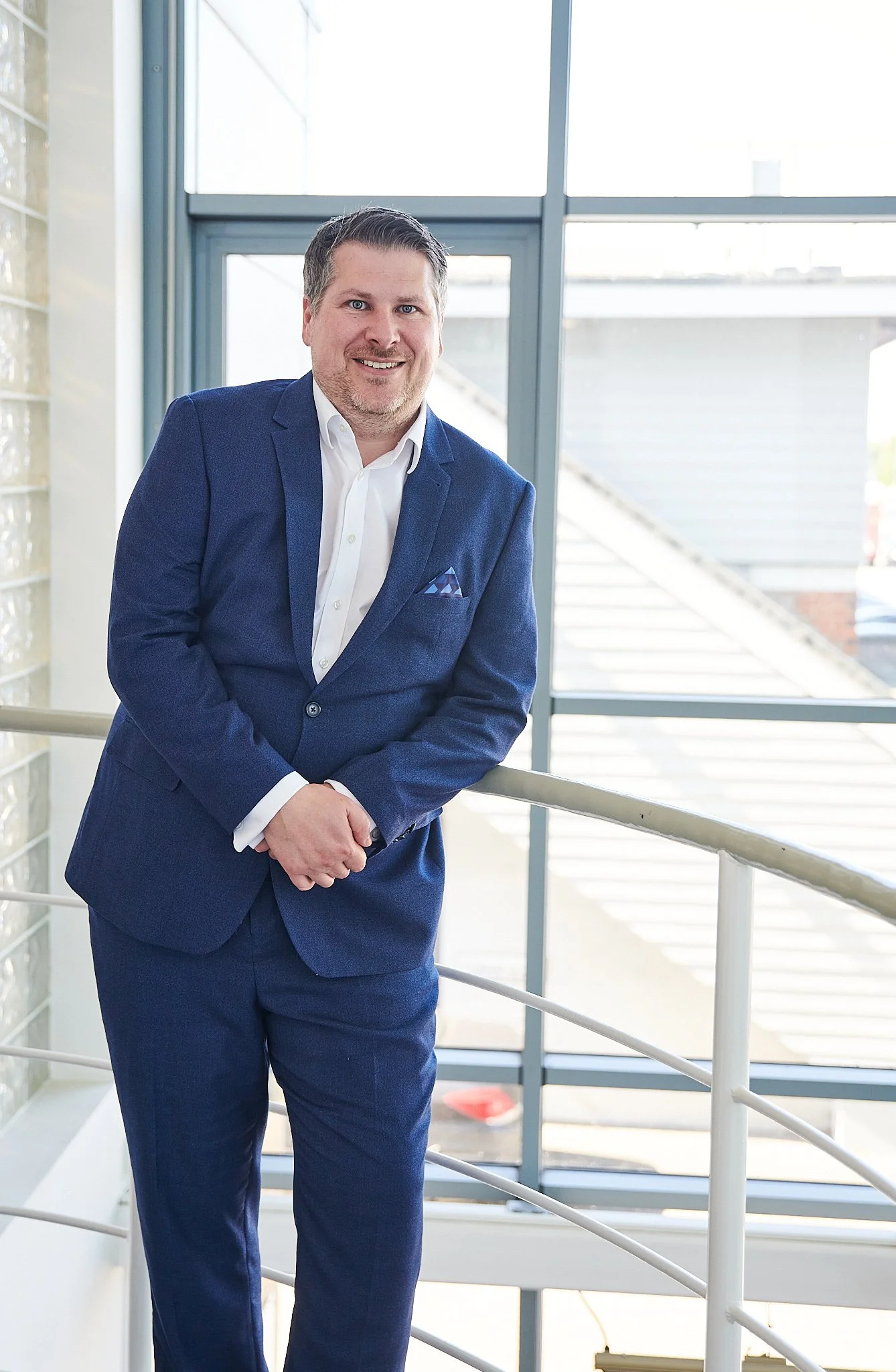 company portrait with lifestyle background