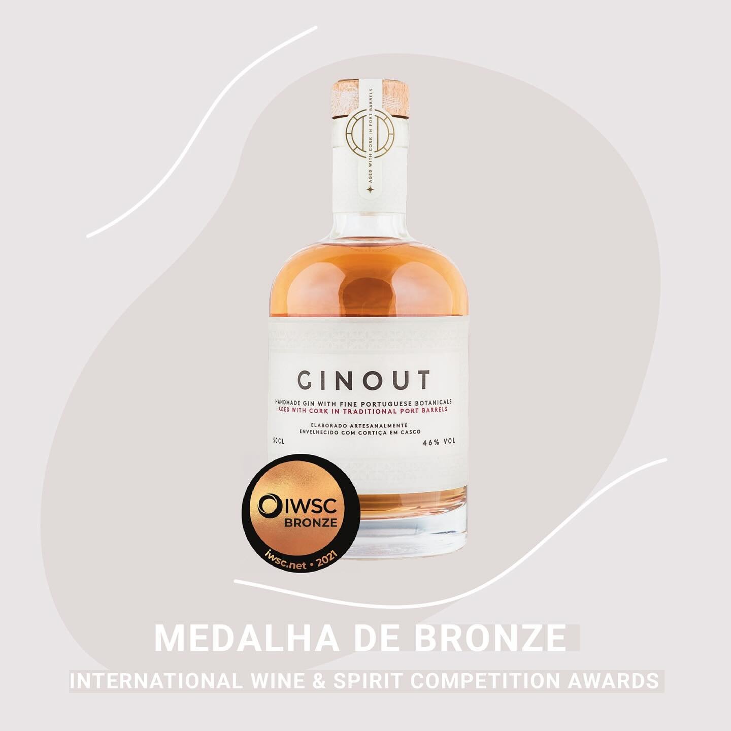 🍸 Hoje &eacute; Dia Mundial do Gin &mdash; e n&atilde;o pod&iacute;amos estar mais orgulhosos!
O nosso Ginout celebra este dia com mais um motivo especial: conquist&aacute;mos uma nova medalha no prestigiado IWSC 🏅
Um gin portugu&ecirc;s, &uacute;n