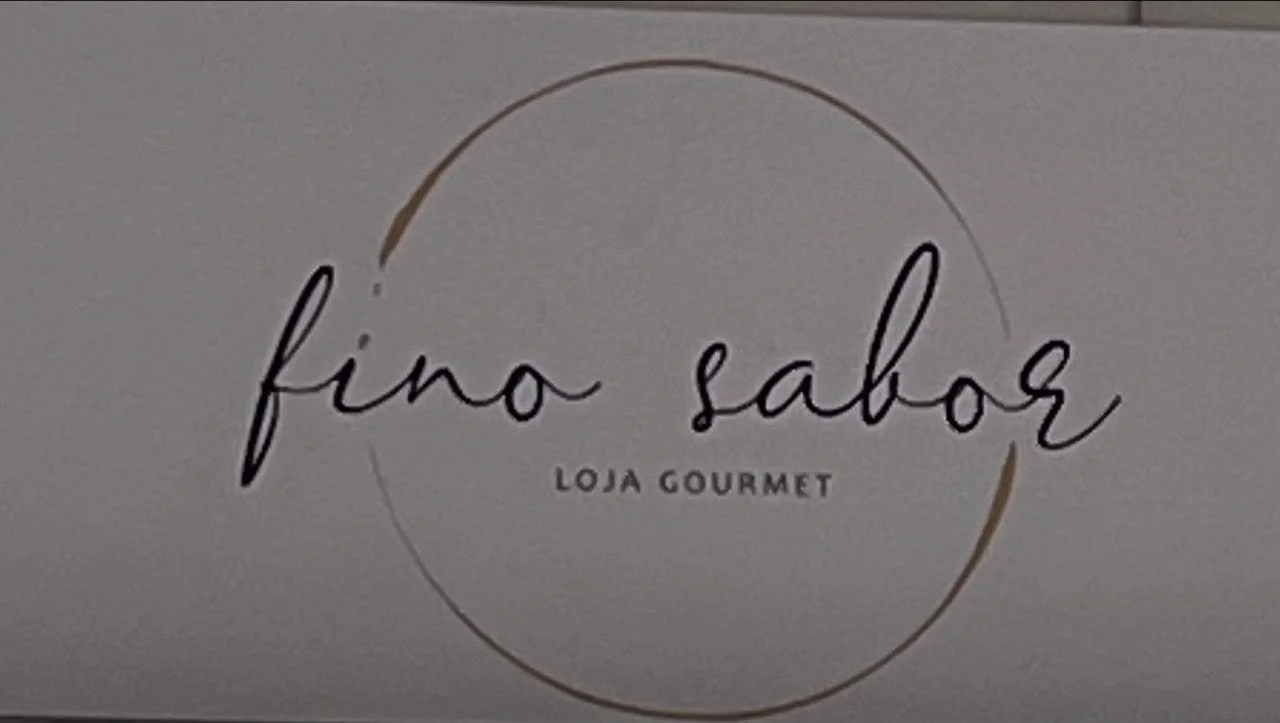 J&aacute; visitou a loja da @finosabor.garrafeira no Arr&aacute;bida Shopping? Basta subir ao primeiro andar e encontra o seu Ginout, por entre uma magn&iacute;fica cole&ccedil;&atilde;o de iguarias e propostas &uacute;nicas, atendidos com enorme sim