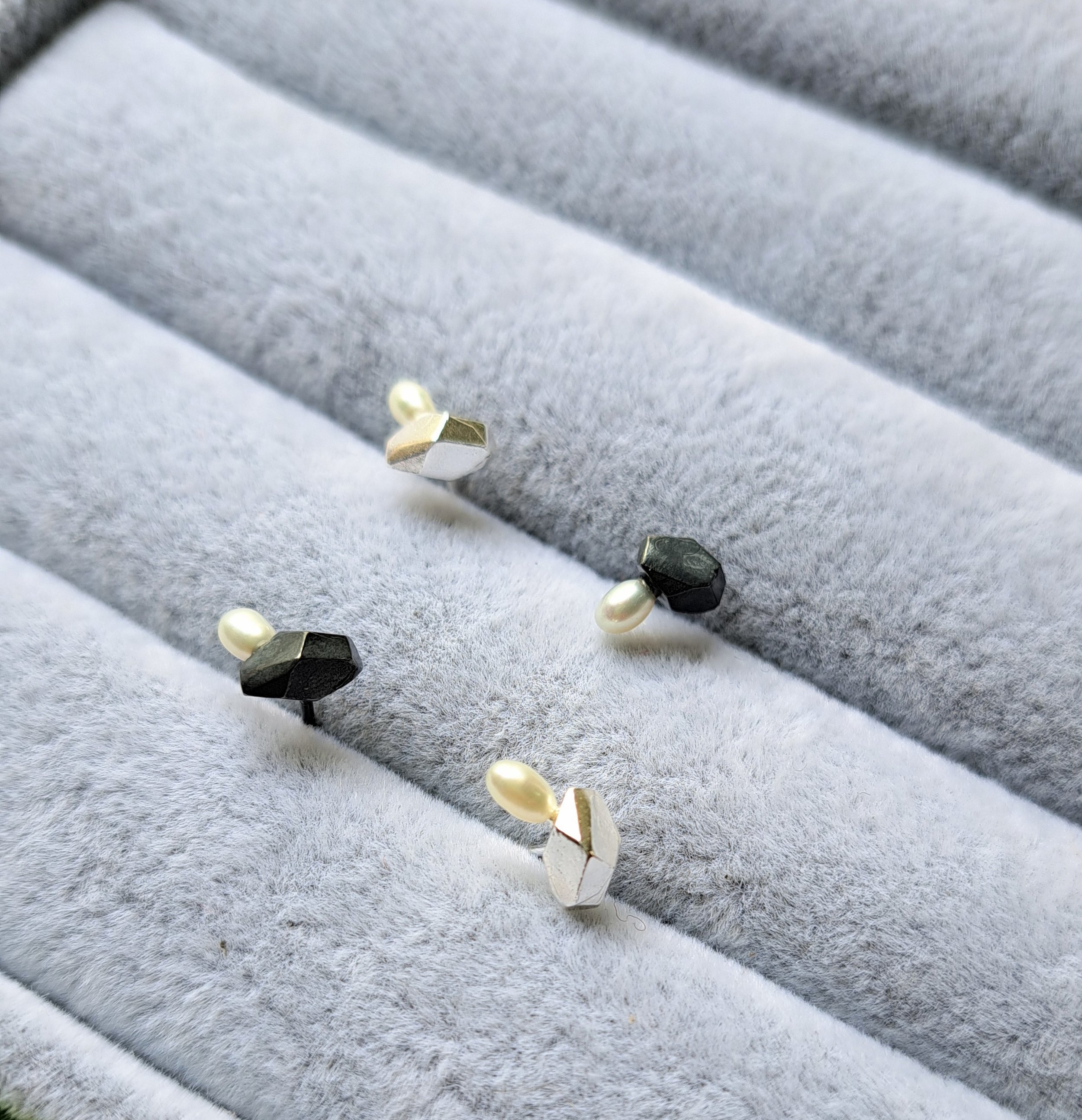 OXIDISED AND SILVER STUDS WITH PEARL