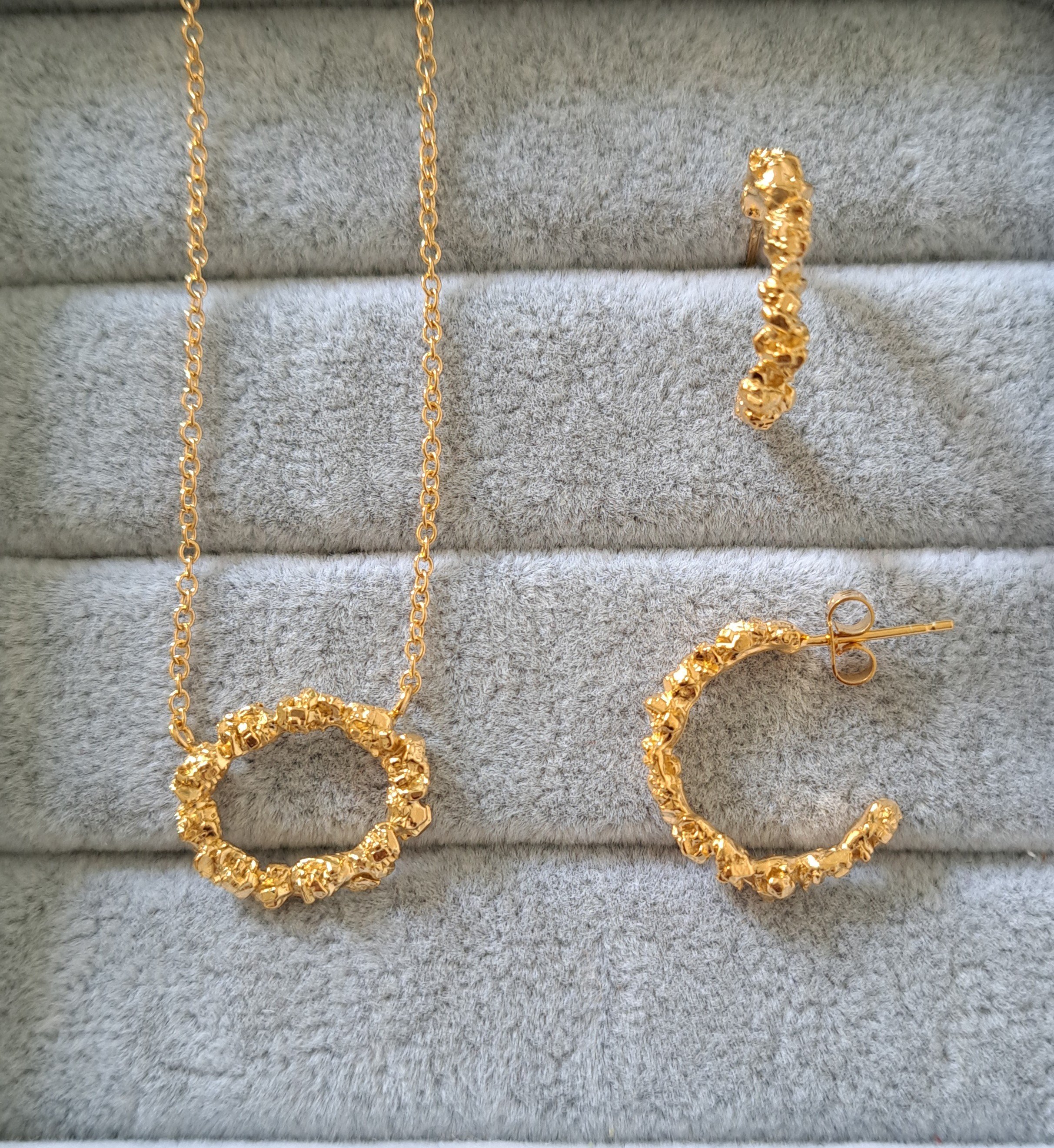 SILVER PENDANT, SMALL PENDANT TOP, EVERYDAY NECKLACE, CONTEMPORALY DESIGN, JEWELLERY MATCHING SET, EARRING AND NECKLACE, GOLD