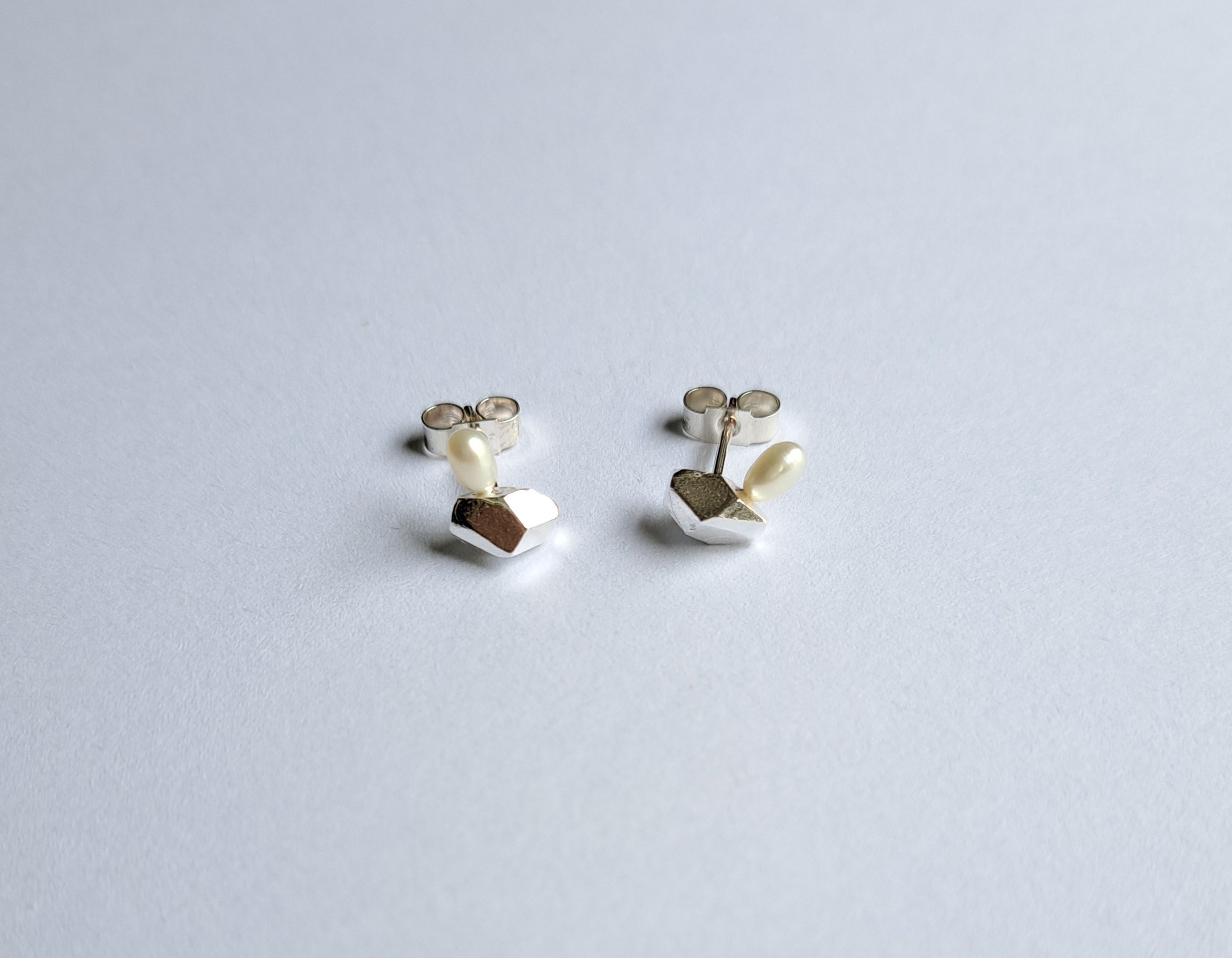 SILVER STUDS WITH PEARL