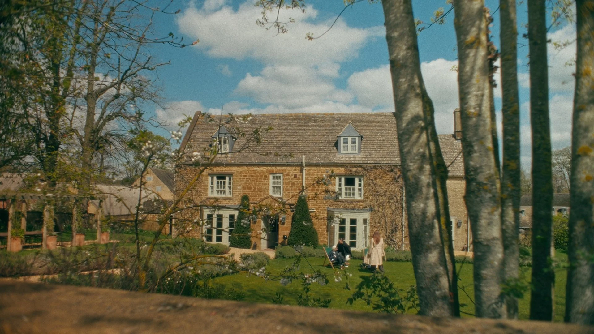  Dir &amp; DOP: Olly Bharat  Photographer: Ted Mendez 