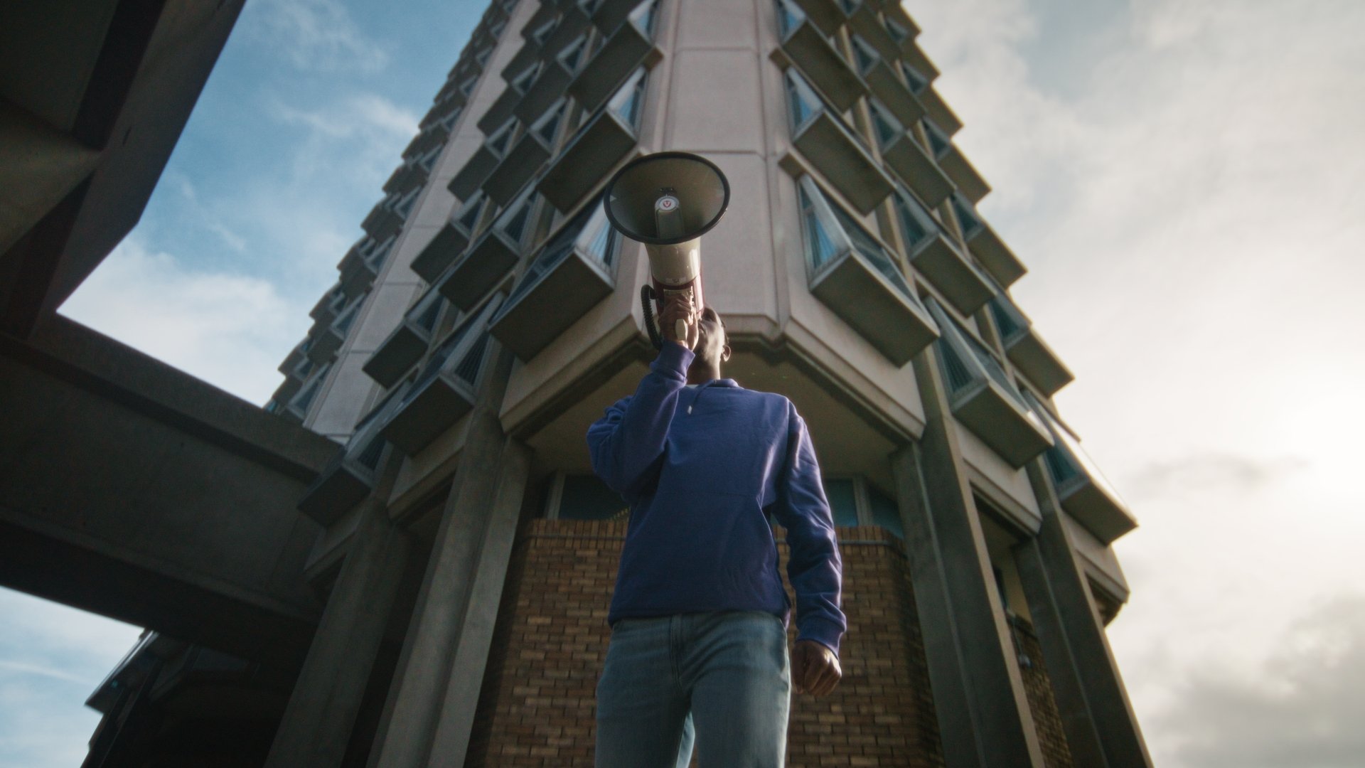  Dir: Dominic Hinde  Prod: Sense Films 