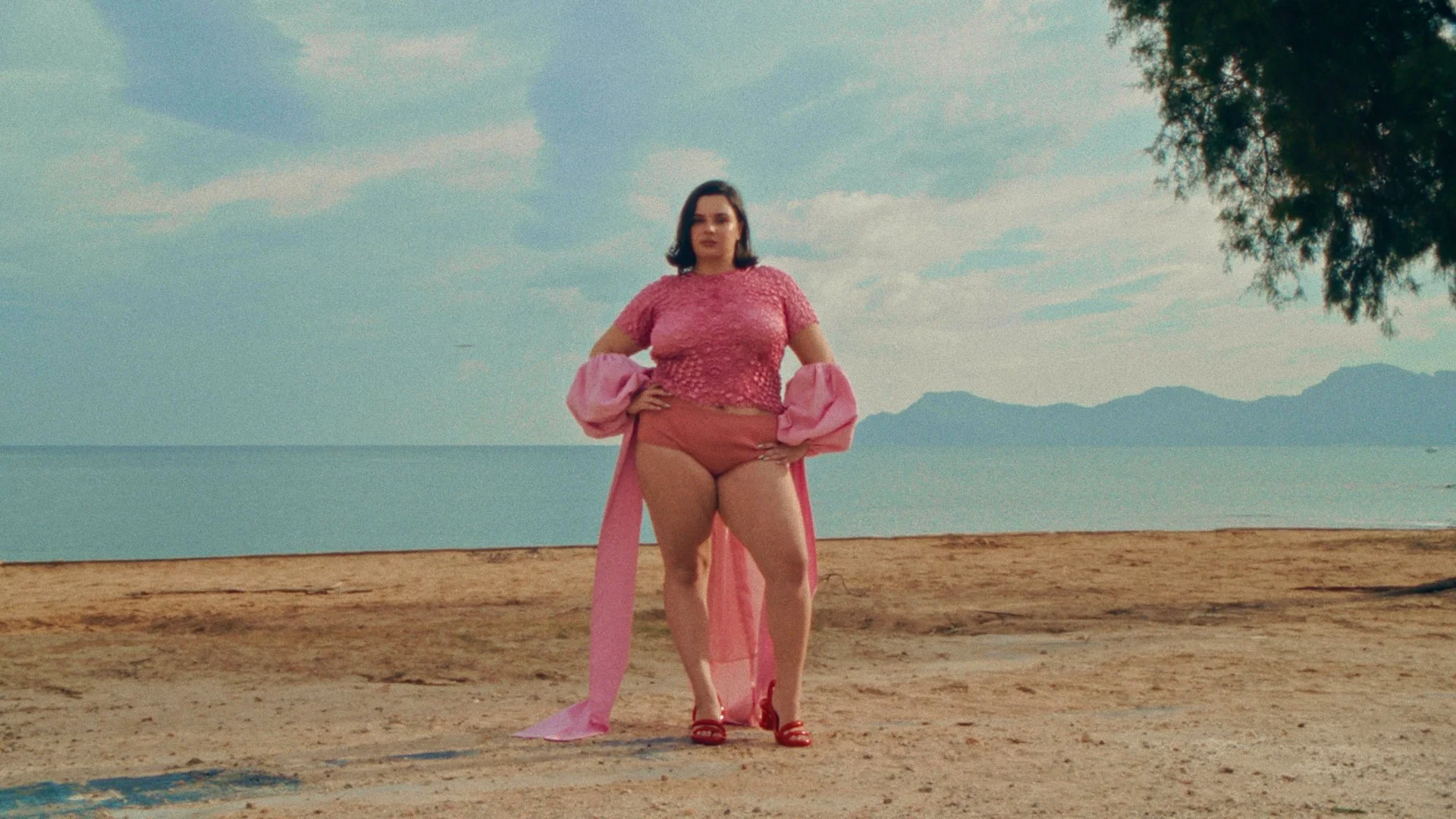  Prod Company: DMB   DIrector: Alexandre Bassard  Producer: Carlota Ruiz de Velasco  DOP: Sam White 