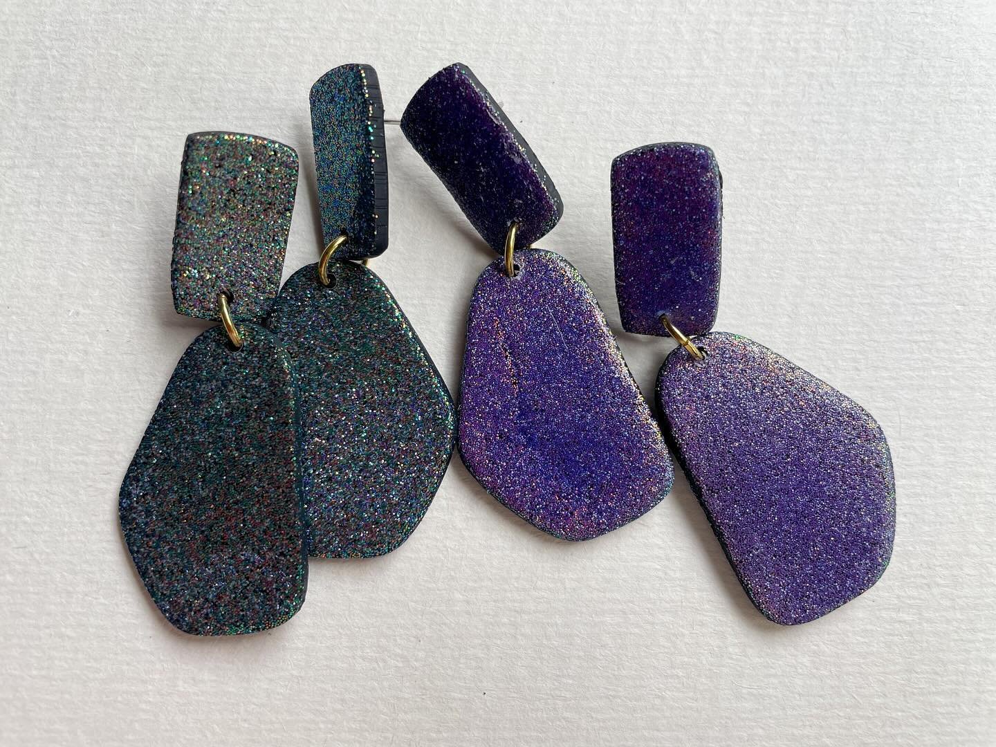 Just in time for all your sparkling needs ✨✨
&bull;
&bull;
&bull;
&bull;
#handmade #polymerclayearrings #blackartist #statementearrings #makersmovement #earringsoftheday#fashion #spring #makersgonnamake #slowmade #womanownedbusiness #clevelandartist 