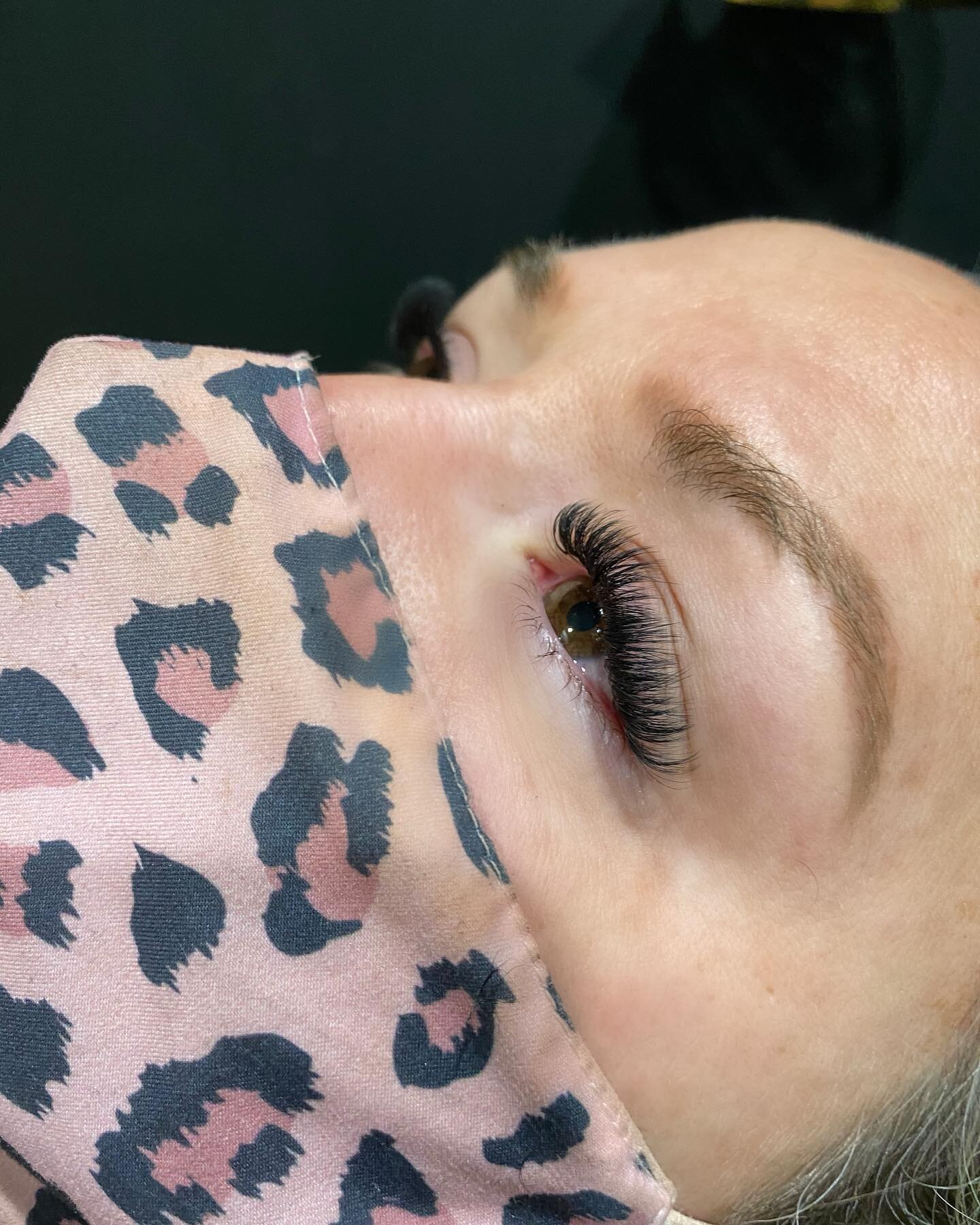 Did anyone else have slight PTSD being stuck at home during that snow storm last week? 😅 

We&rsquo;re glad to be back at it lashin&rsquo; all day every day! Make sure you book your appointment 🤍 

 #eyelashes #lashextensions #eyelashextensions #la