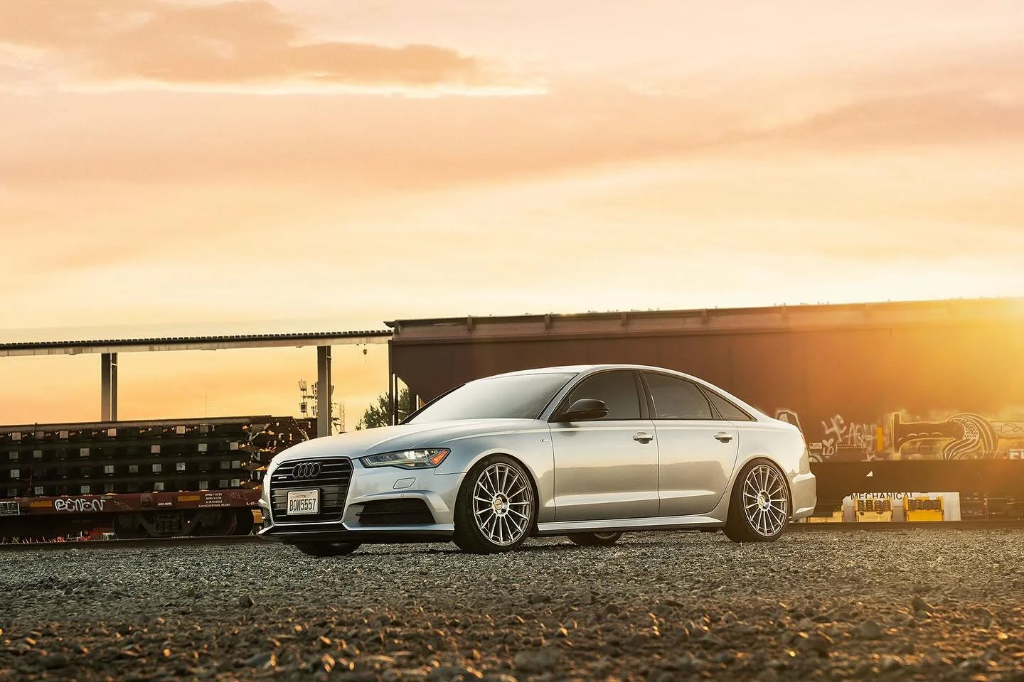 Back to basics. Removed the wrap and got new shoes courtesy @nicheroadwheels, mounted and balanced by my friends at @wheelswrenches 

#audi #audia6 #audia6 @audi @audiusa @jescelynn 

Need new tires now&hellip; 🤔
