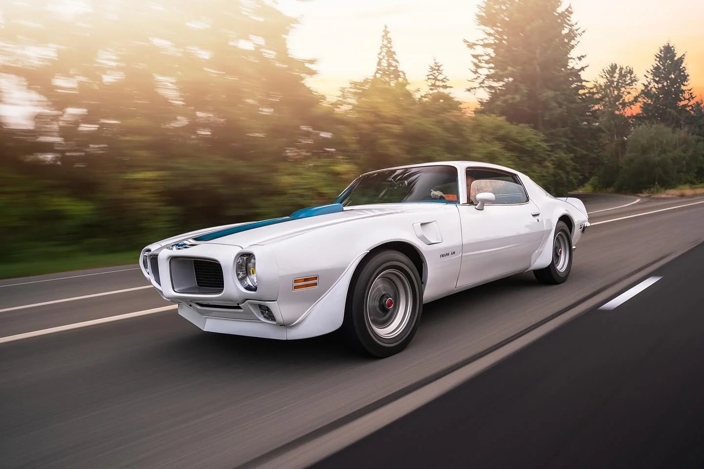 Just the good old boys&hellip;. The #duke of #lapetapps and his pristine #pontiactransam cruisin on one final summer day in #seattle

#pnw #pontiacfirebird #firebird #firebirdtransam #rollingshot #automotivephotographer #automotivephotography