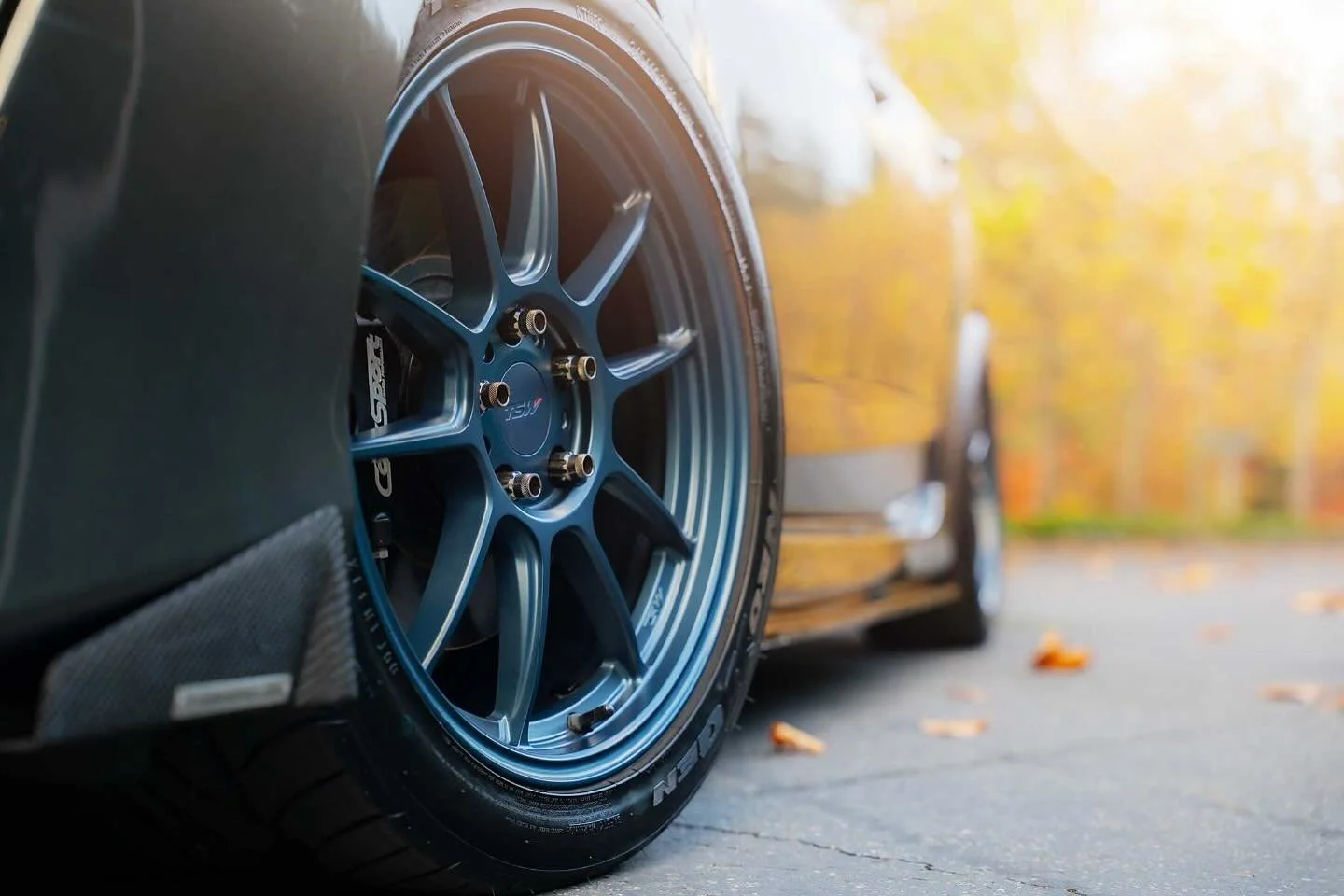 A little fall spice vibes for @tswalloywheels in Satin Dark Blue Imatra’s π π
#tswwheels @wheelpros #wheelpros #mazda #mazda3