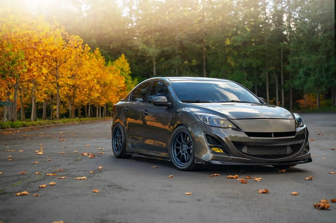Step 1οΈβ£ complete in the transformation of the Mazda to make it a true #dailydriven car. A new set of 18” @tswalloywheels imatra wheels with 225/40 @nittotire and a coil over adjustment. Next step, remove turbo!
#mazda #mazda3