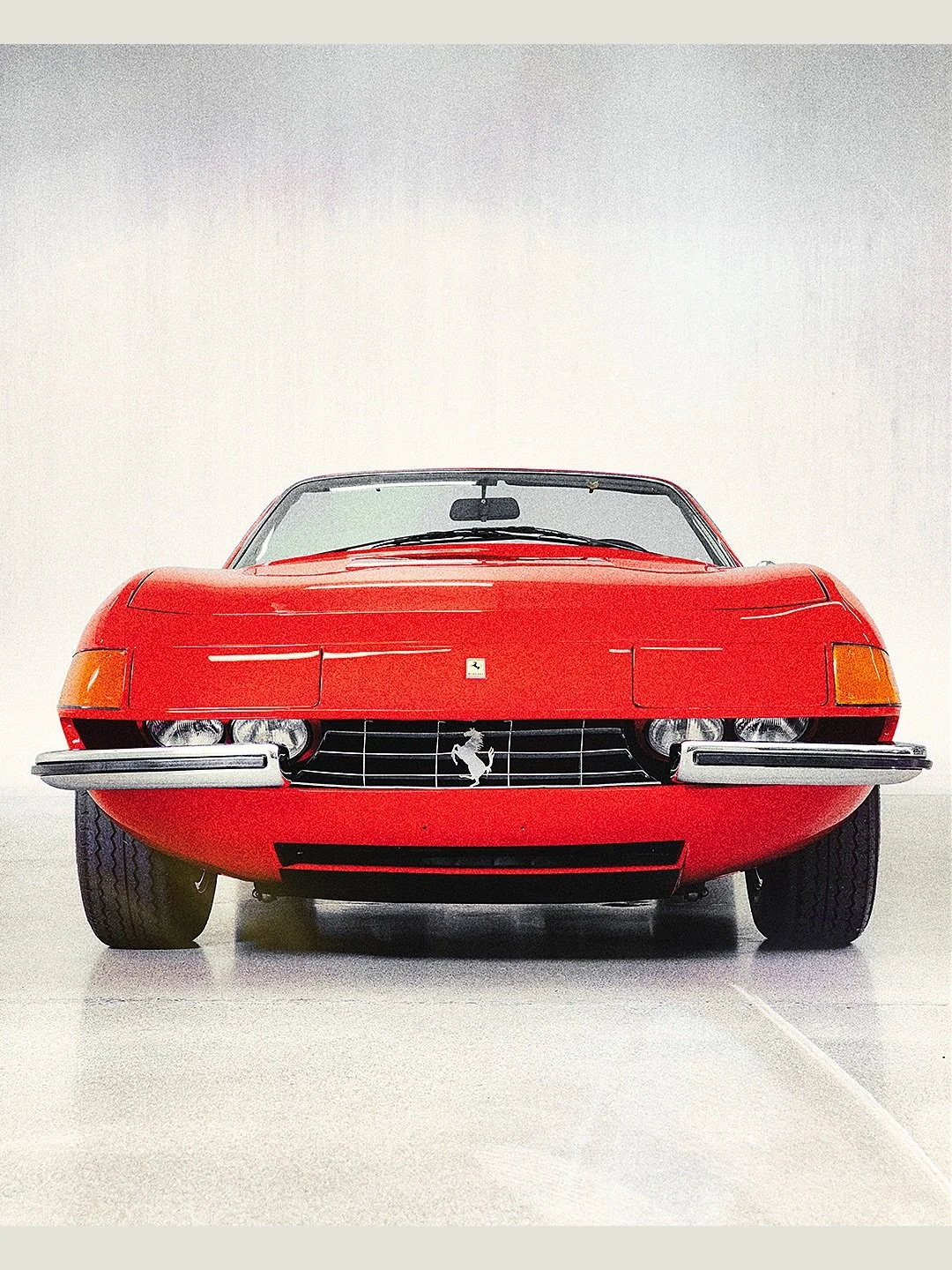 1971 Ferrari 365 GTB/4 Daytona

Photographed for @rmsothebys , the Ferrari 365 GTB/4 Daytona embodies the era when grand touring was defined by long hoods, analog performance, and understated authority. Equal parts elegance and intent, the Daytona re