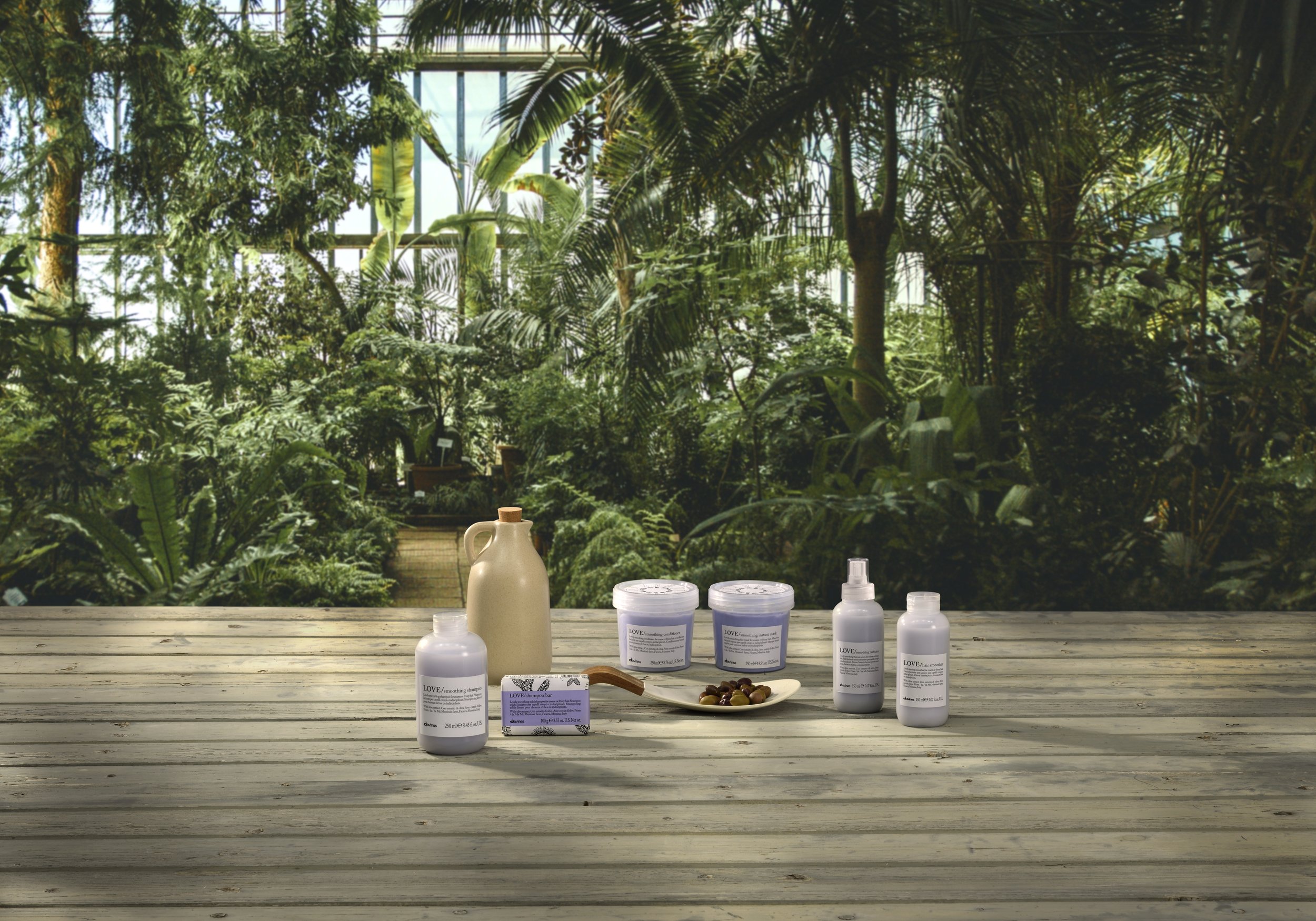 dehc-love-smoothing_all-family-products_davines-amb-jpg.jpg