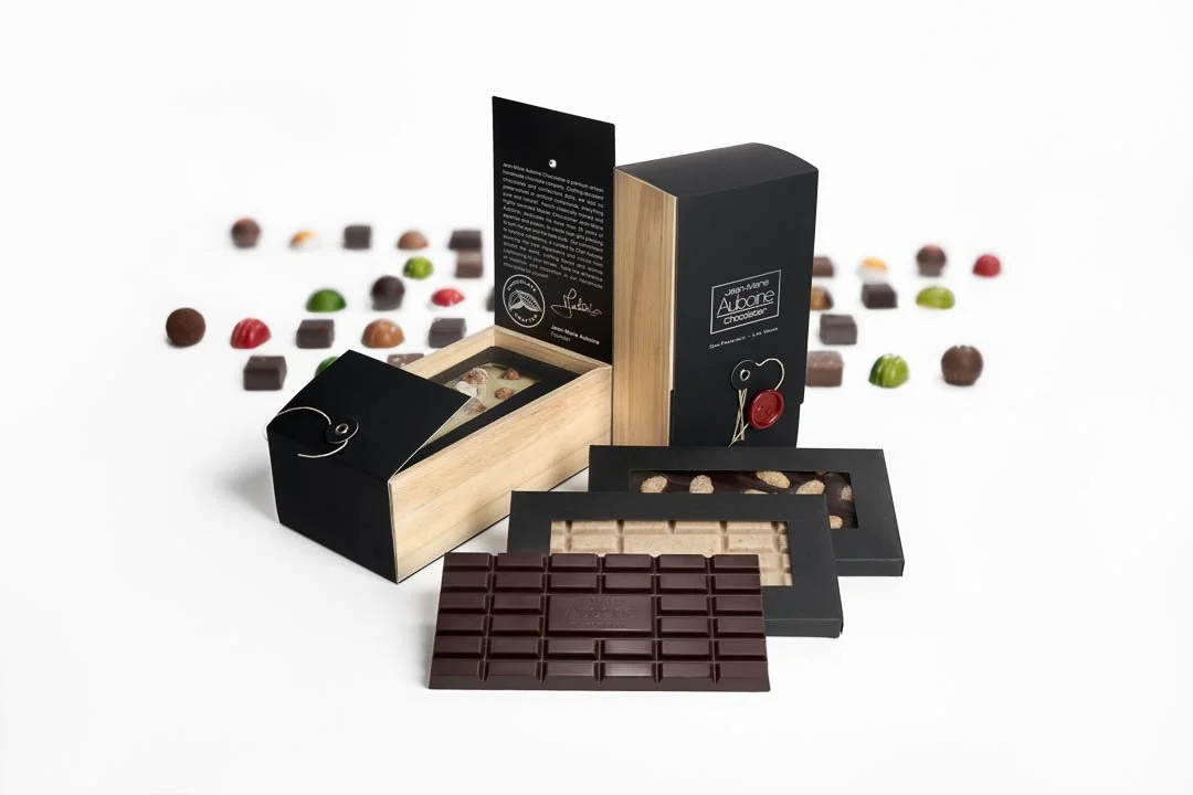 wooden chocolate bar case for the best gift.