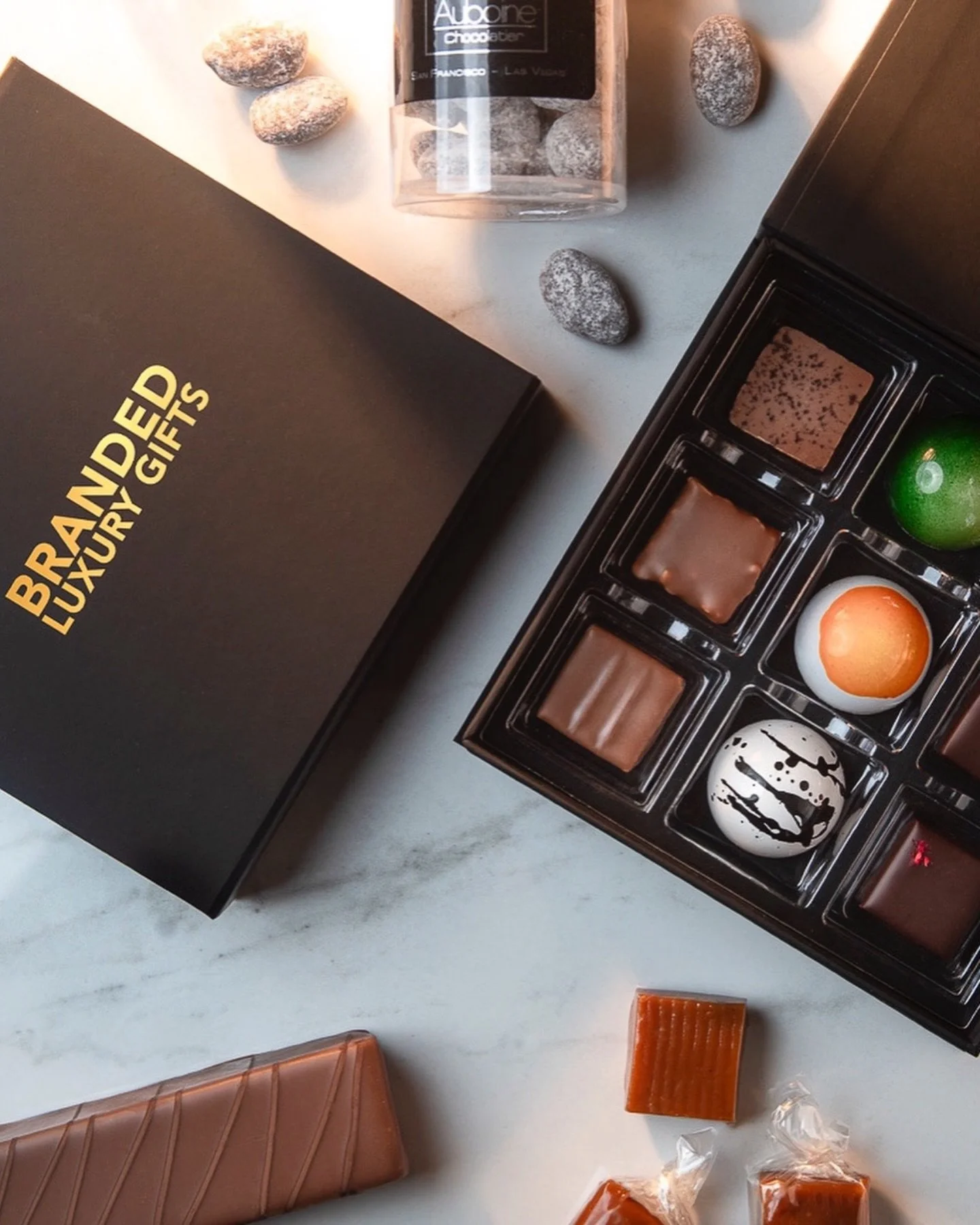 Looking for special, unique and personalized gifts? On top of that, what about delicious? #personalizedgift #chocolate #gifts