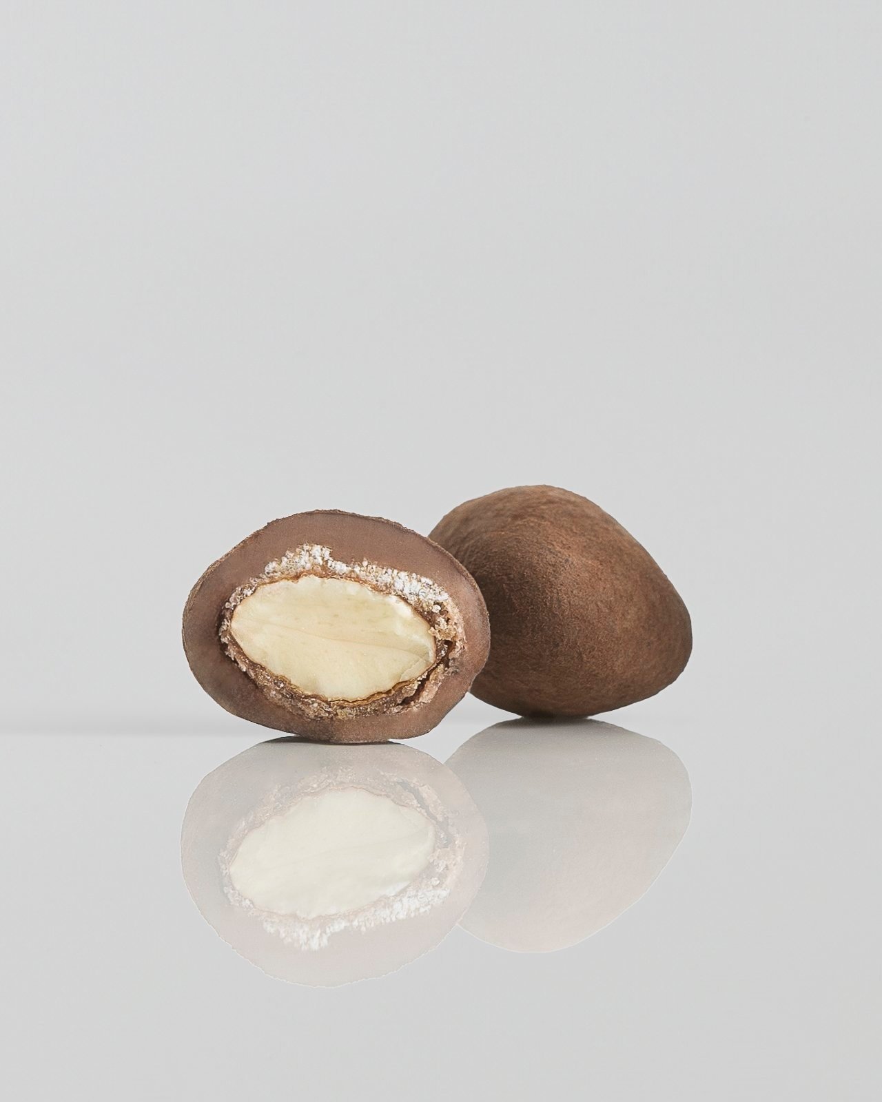 Panning_CaramelizedAlmondsPowered_Glamour+%281%29.jpg