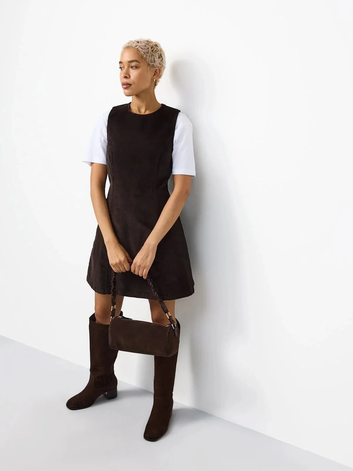 tuc147848410-Brown_R_Z002A.jpg