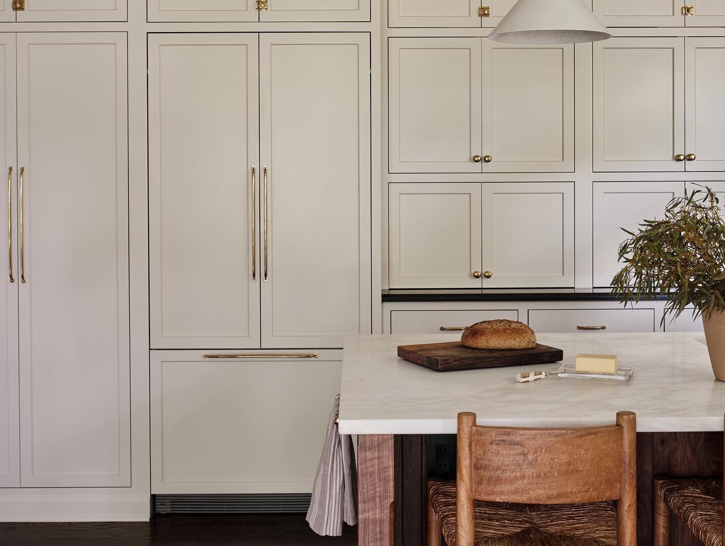 The Quarles Kitchen Pt.2 The Chamber of Secrets // Design: @peachandpineinteriors // Framing, Flooring, Paint, Stone: @adamsprofinish // 📷: @josephgbradshaw // Cabinetry and Woodworking: Me