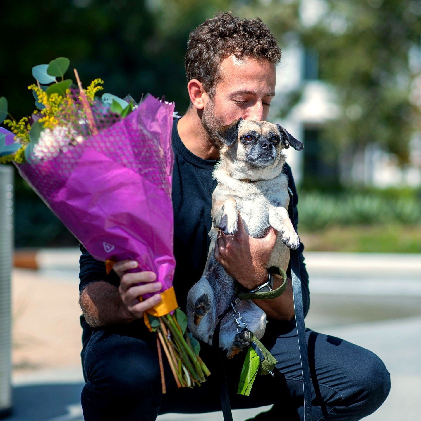 Puppies and fresh flowers: what more could you need on a lovely spring day? ✨⁠
⁠
⁠
#santamonica #worklife #puppy #flowers #springvibes