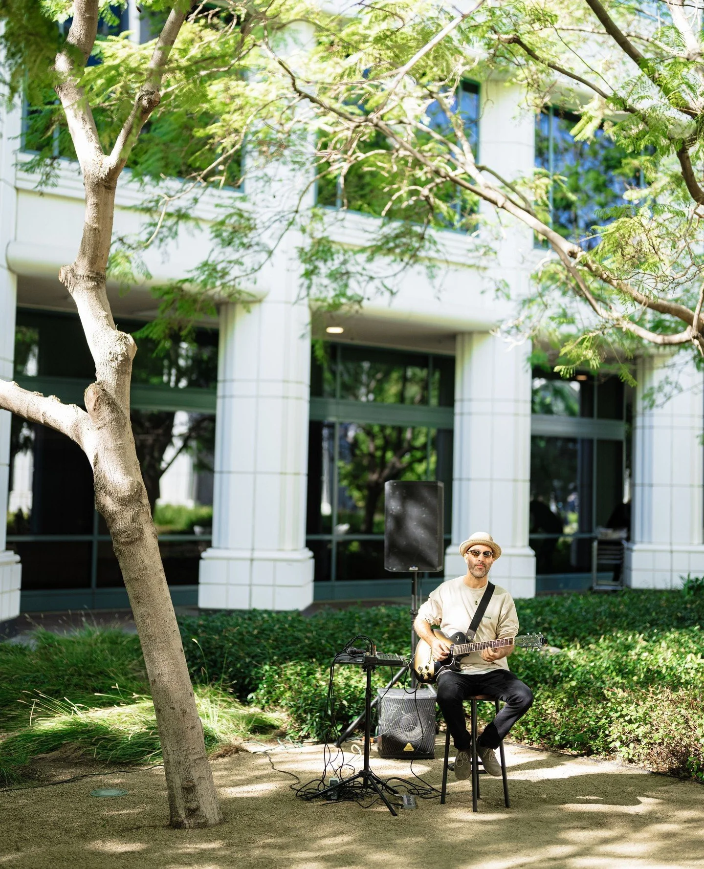 Coachella mood, but make it Water Garden. 🎸🌸⁠
⁠
#WaterGardenSM #CoachellaVibes #SantaMonicaSpring #OfficeOasis