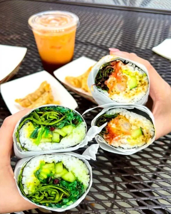 Rice Balls of Fire is parked at the fountain today, serving up crispy, fiery Korean-Japanese fusion sushi balls and rice bowls. ⁠
⁠
#WaterGardenSM #RiceBallsOfFire #FusionEats #LAFoodTrucks #SantaMonicaEats #LunchBreak