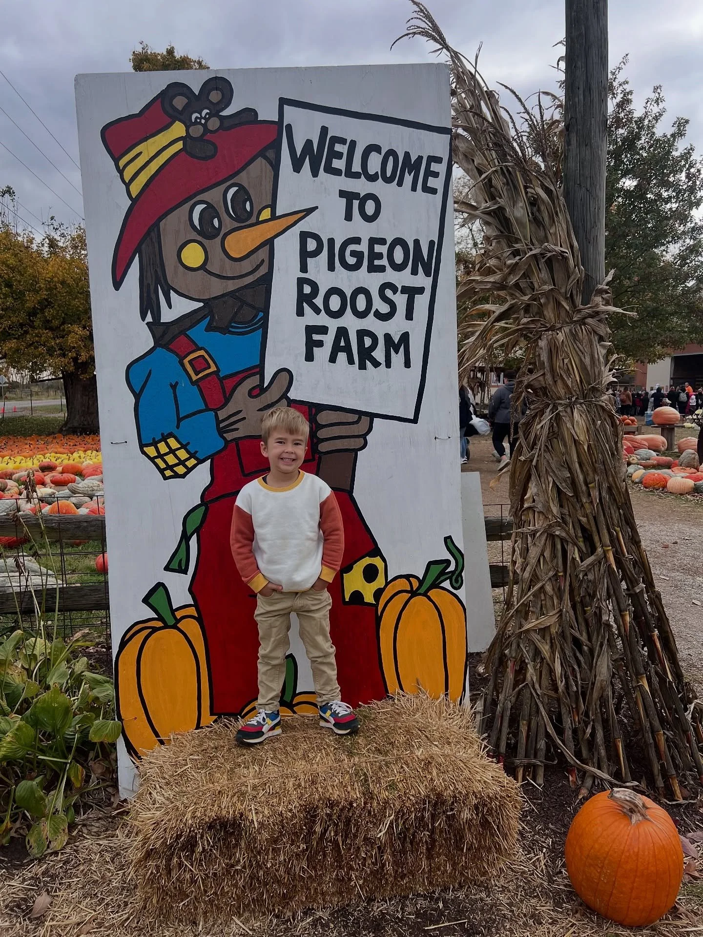 We had the most perfect day @pigeonroostfarm 🎃🍁🚜 The weather felt like fall, the kids had so much fun together and the farm itself had endless activities. Today is a day etched into my memory &amp; will definitely be remembered as &ldquo;one of th