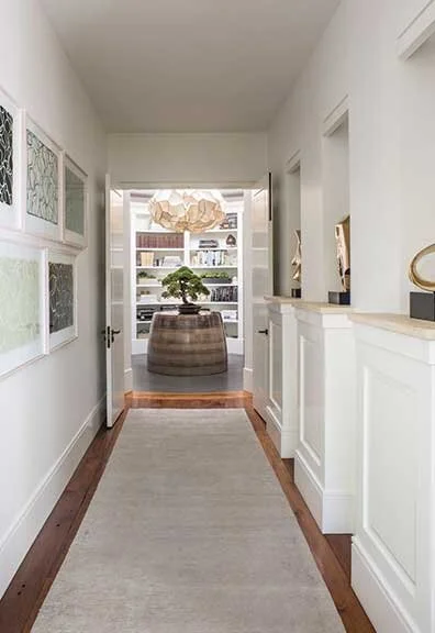 melinda-ritz-beverly-hills-bedroom-hallway.jpg