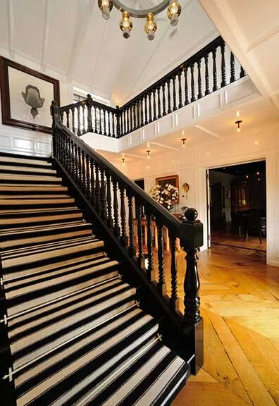 melinda-ritz-beverly-hills-tudor-staircase02.jpg
