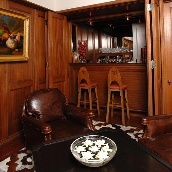melinda-ritz-farnam-estate-study-bar.jpg