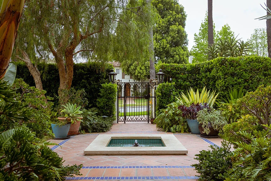 melinda-ritz-bevhills-spanish-berkus-home-front-gate01.jpg