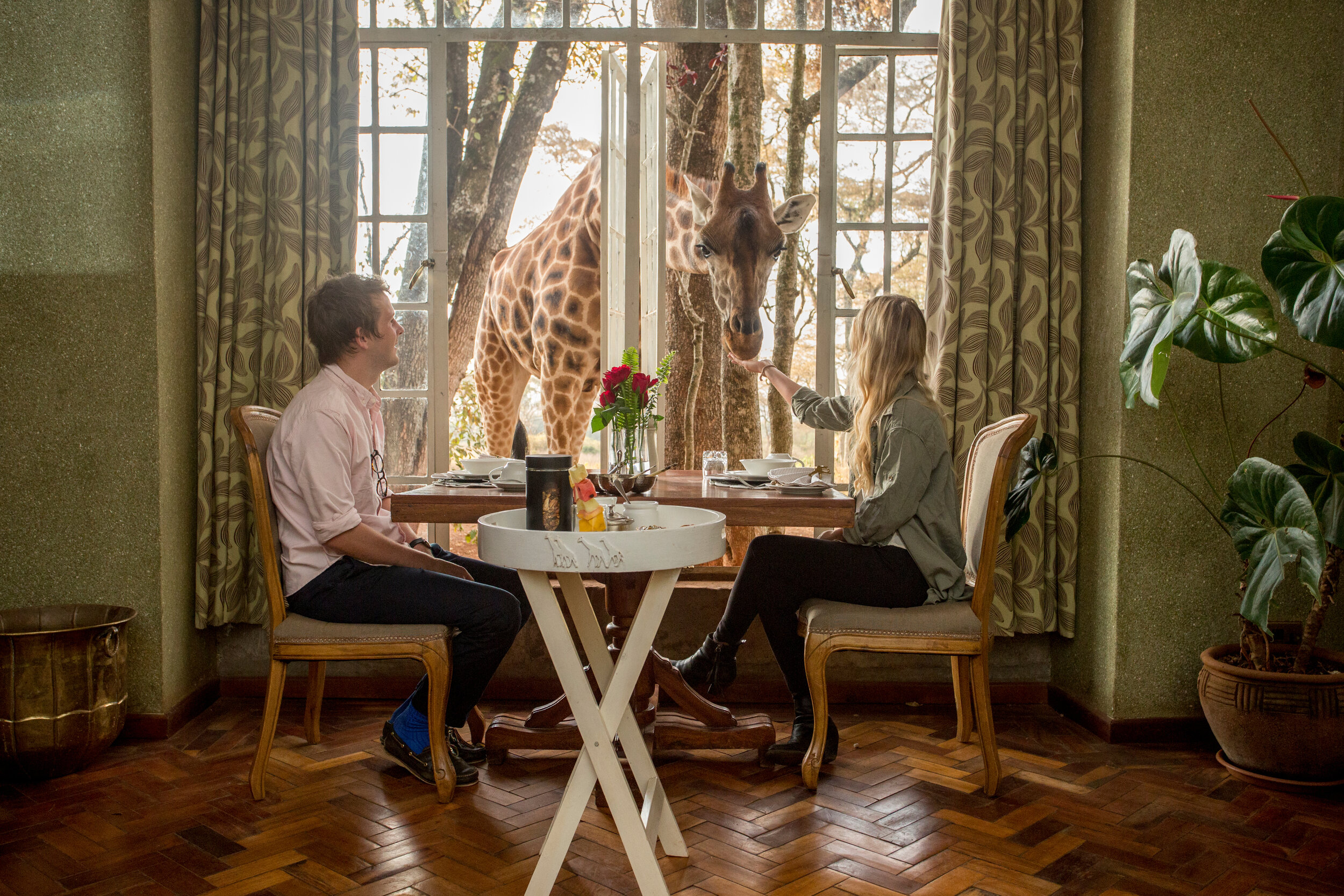 BFF-Giraffe-Manor-Nairobi-Kenya-Safaris (12)_Tett-Safaris.jpg