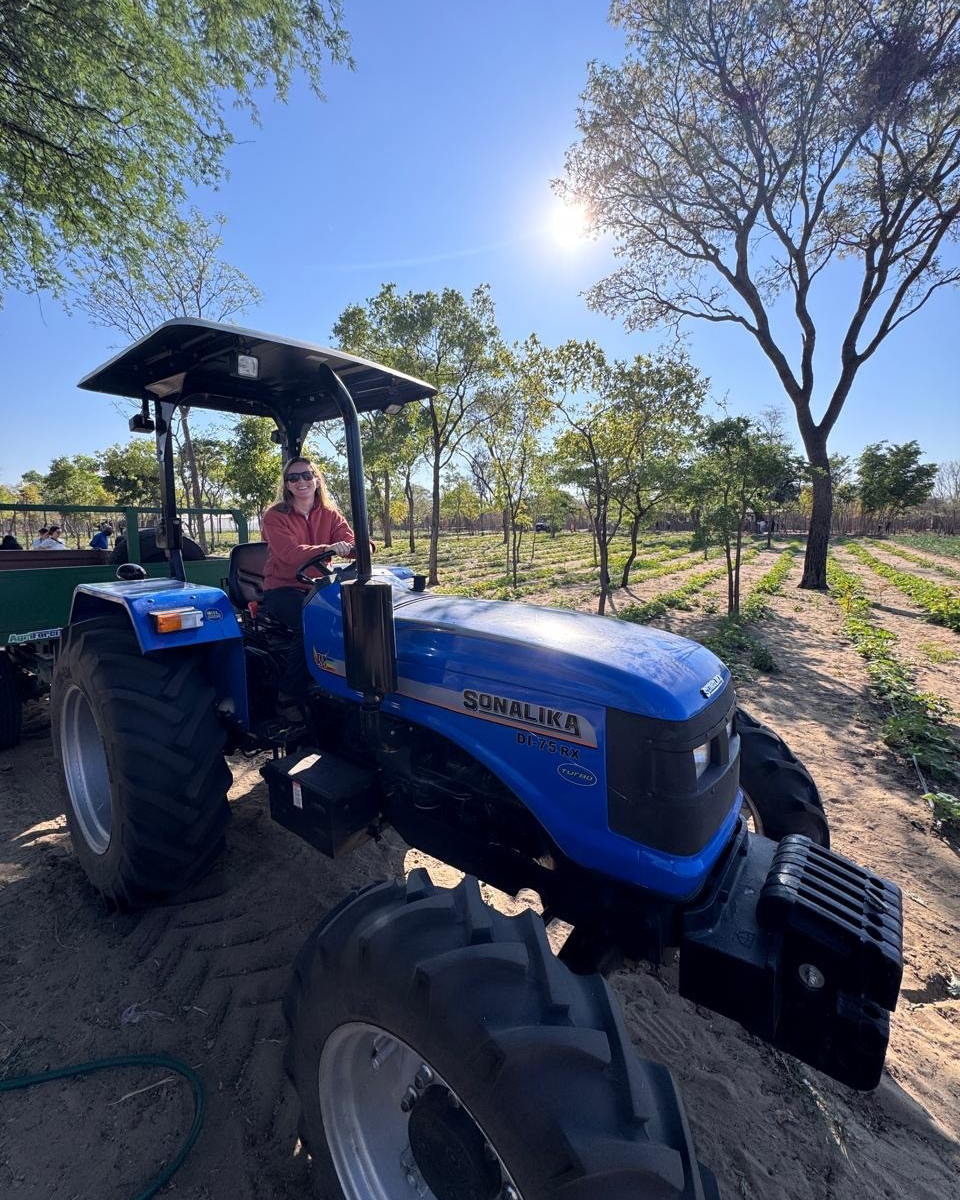 Alex Tett tractor.png