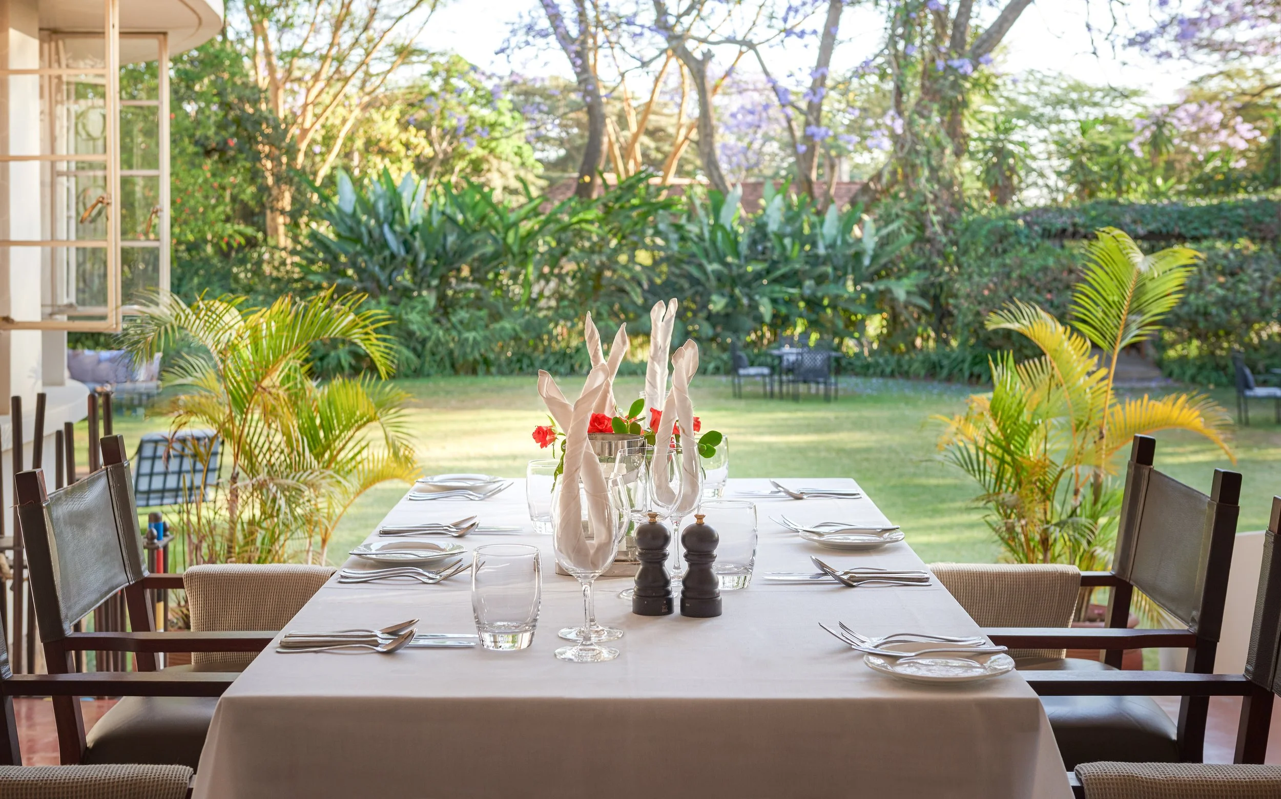 Legendary Lodge - Alfresco Dining.jpg