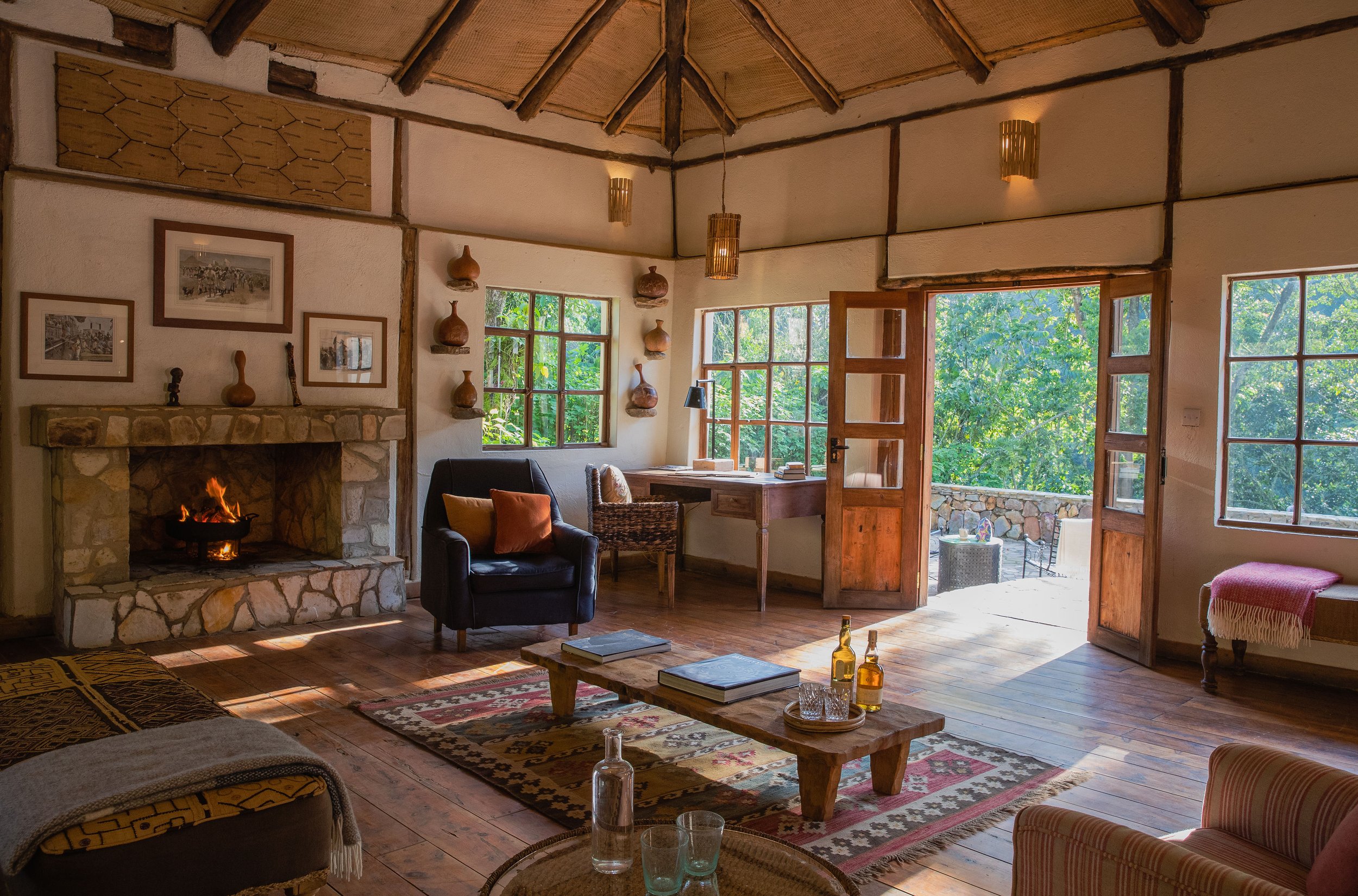 6-Bwindi Lodge-Library.jpg