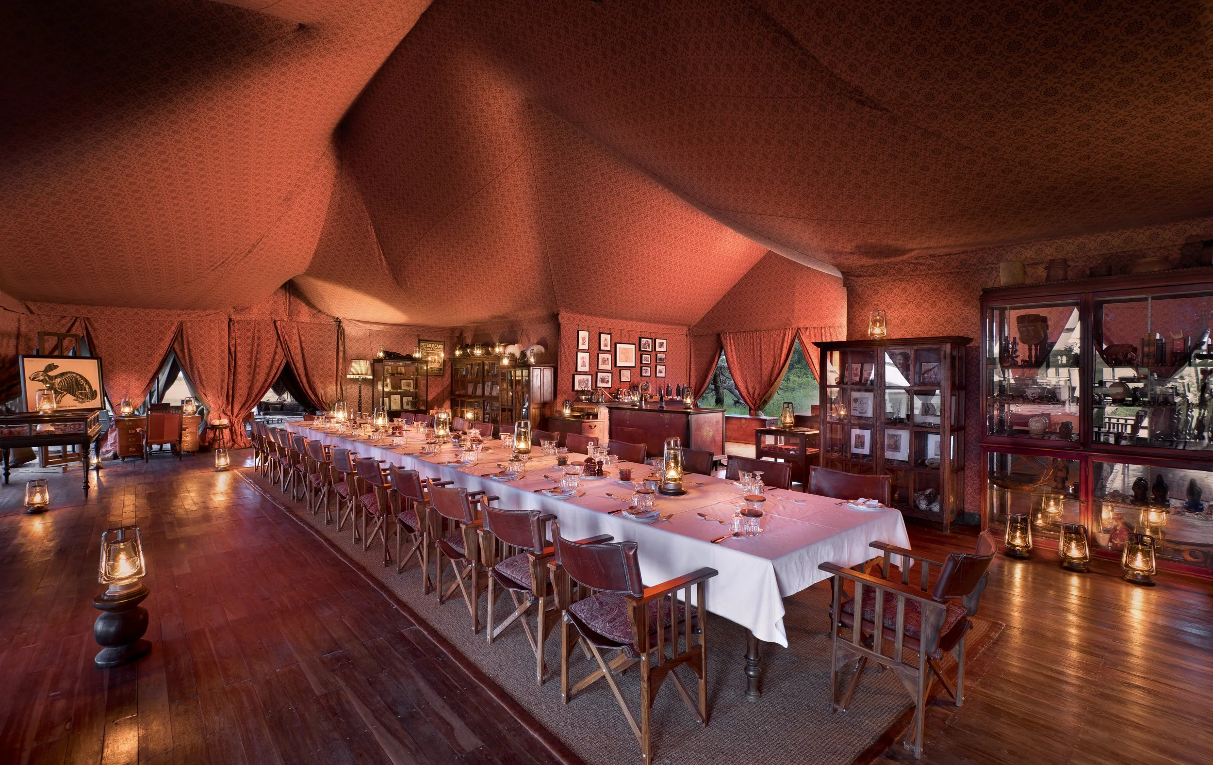 08 Jack's Camp - Dining area.jpg