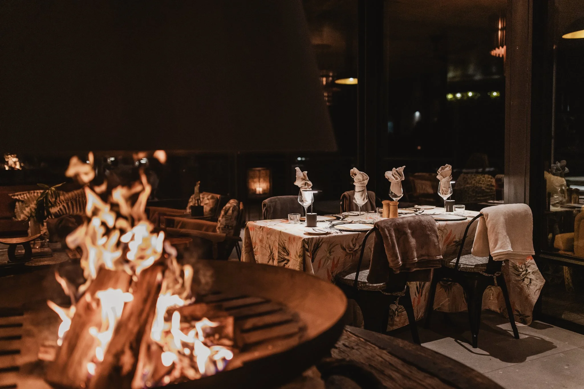 tanda tula living spaces_dining-room_4.JPG