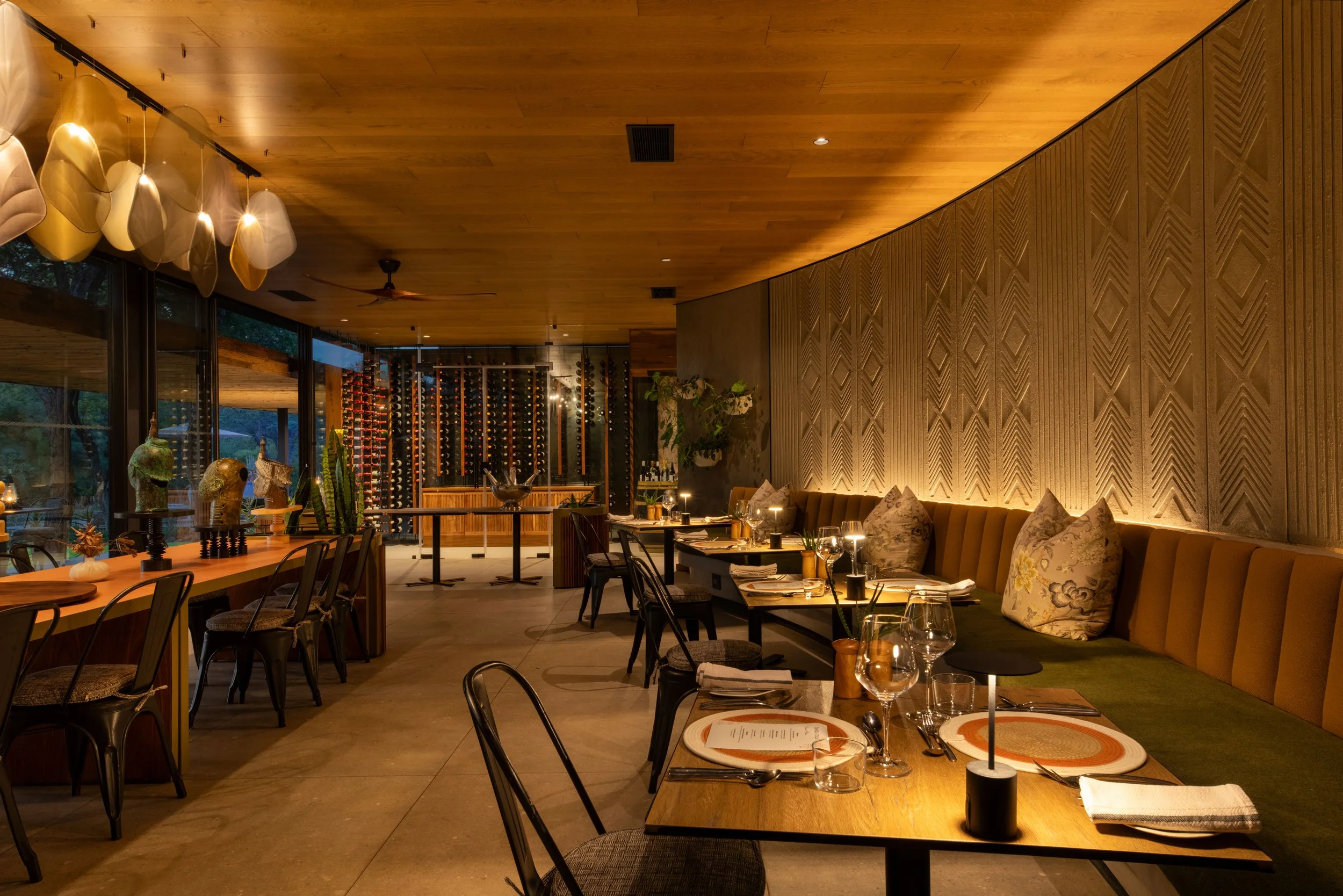 tanda tula living spaces_dining-room_3.jpg