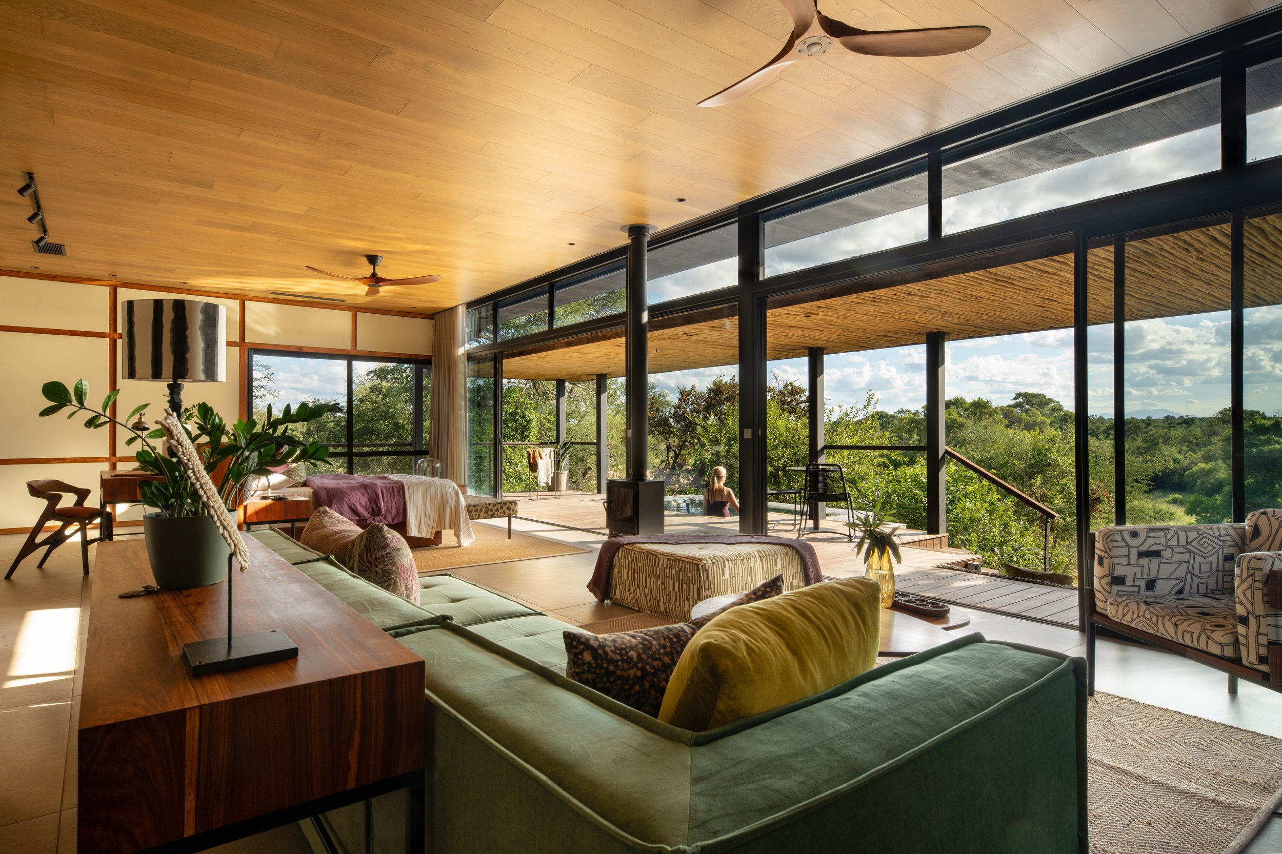 tanda tula_safari suites_lounge_2.jpg