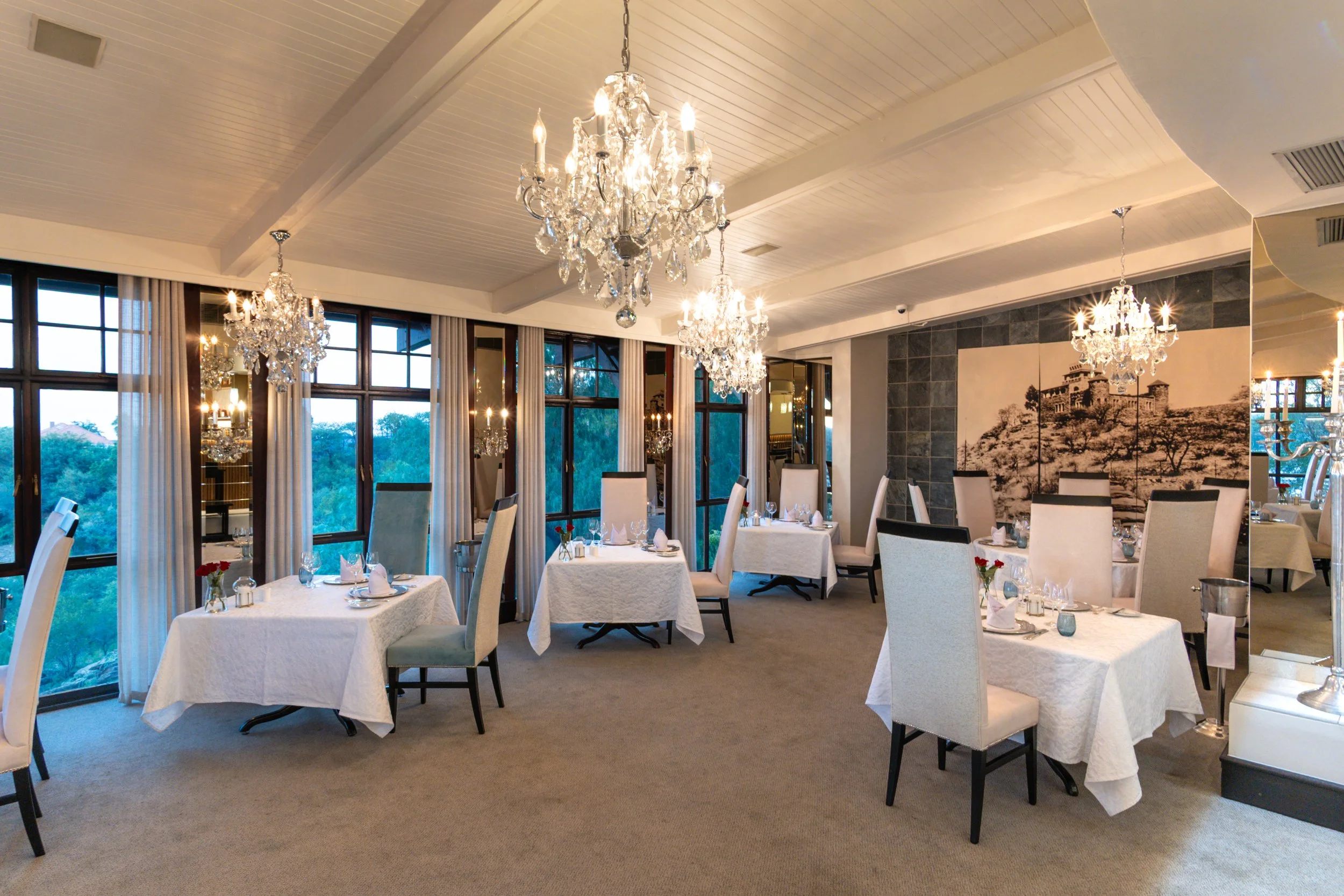 Leo's at the Castle Restaurant (2).jpeg