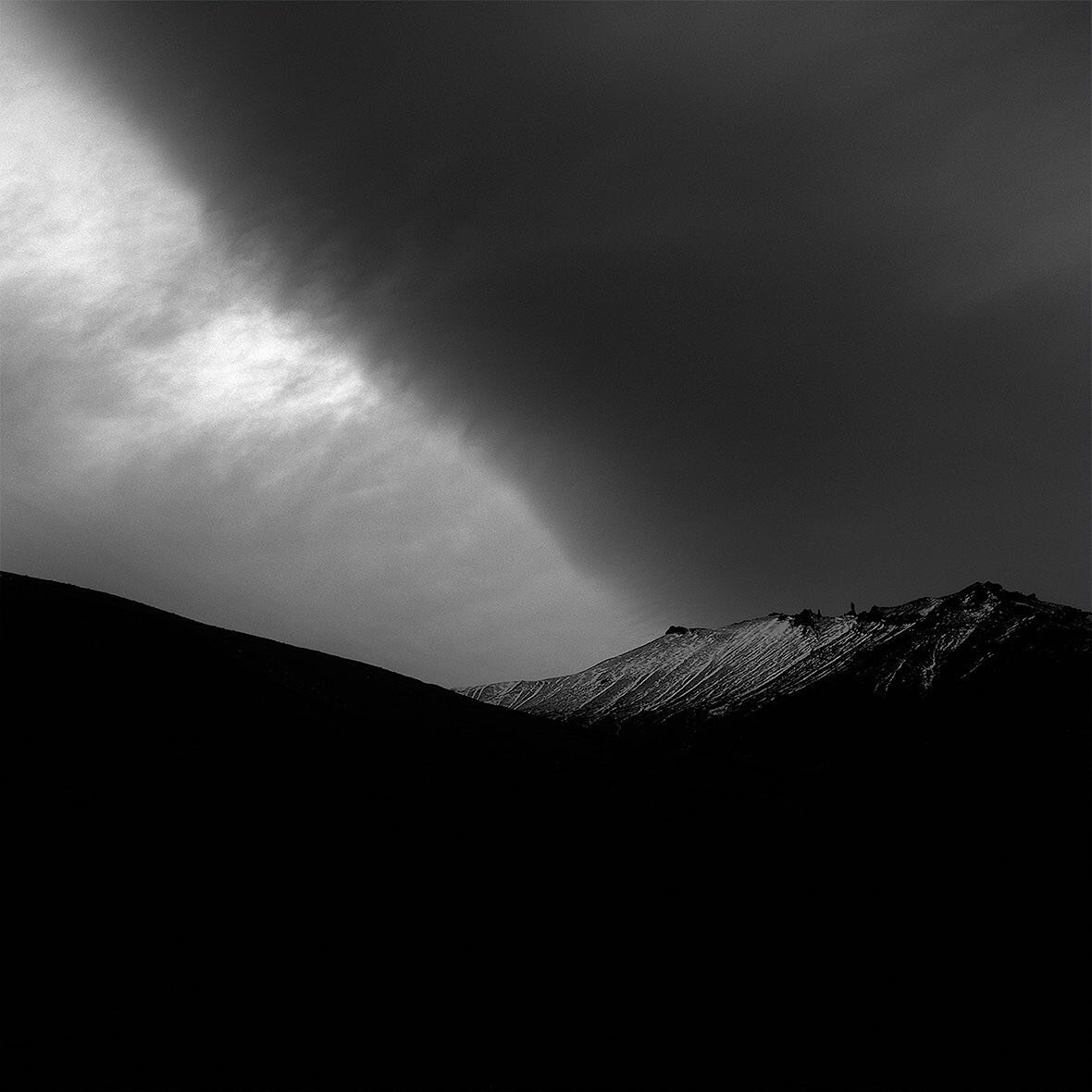 STORM CLOUDS PATAGONIA⁠⁠
⁠⁠
⁠#Torres_del_Paine_National_Park#Chile_Patagonia #Weather_front #Torres_del_Paine #Patagonia #South_America #monotone #bnw  #Blackandwhitephotography⁠ #abstract #Monochrome_abstract_photography #fineartphotography #bw #Nat