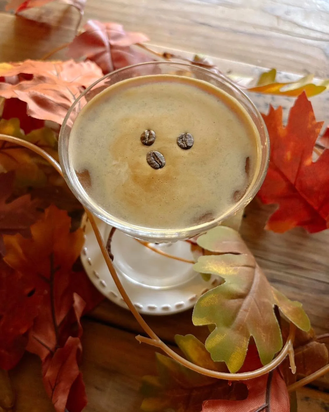 This one goes out to all you pre-holiday cooks in the kitchen today! ☕️🤤 
Remember to take a moment and pour yourself an espresso martini to keep the festivities going! 

#coffee #coffeeculture #local #smallbusiness #locallyroasted #locallyroastedco