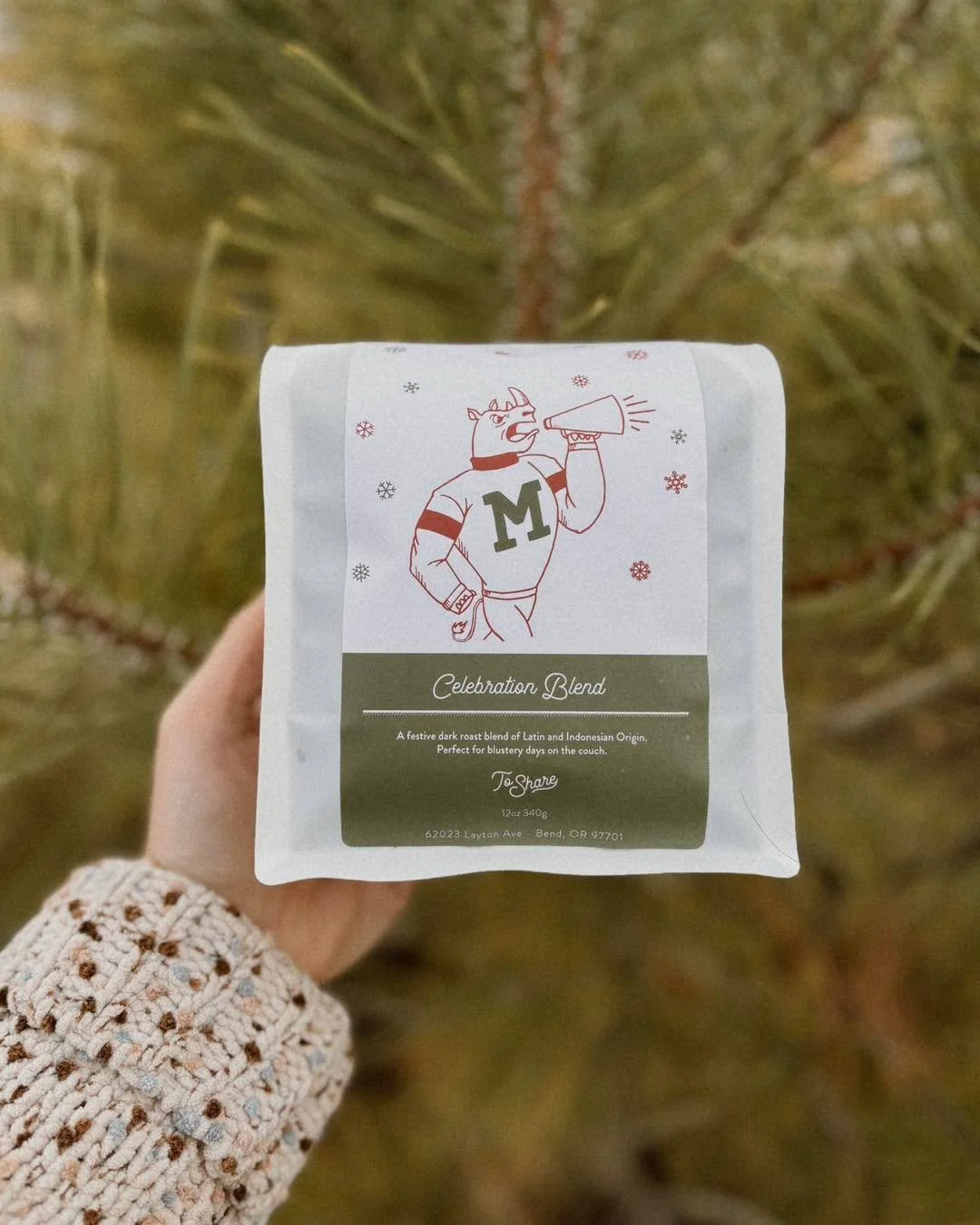 Nothing says it&rsquo;s December 1st like a fresh brew of our holiday season dark roast; Celebration Blend! &lsquo;Tis the season to spread cheer and good coffee ☺️☕️

#coffee #coffeeculture #local #smallbusiness #locallyroasted #locallyroastedcoffee