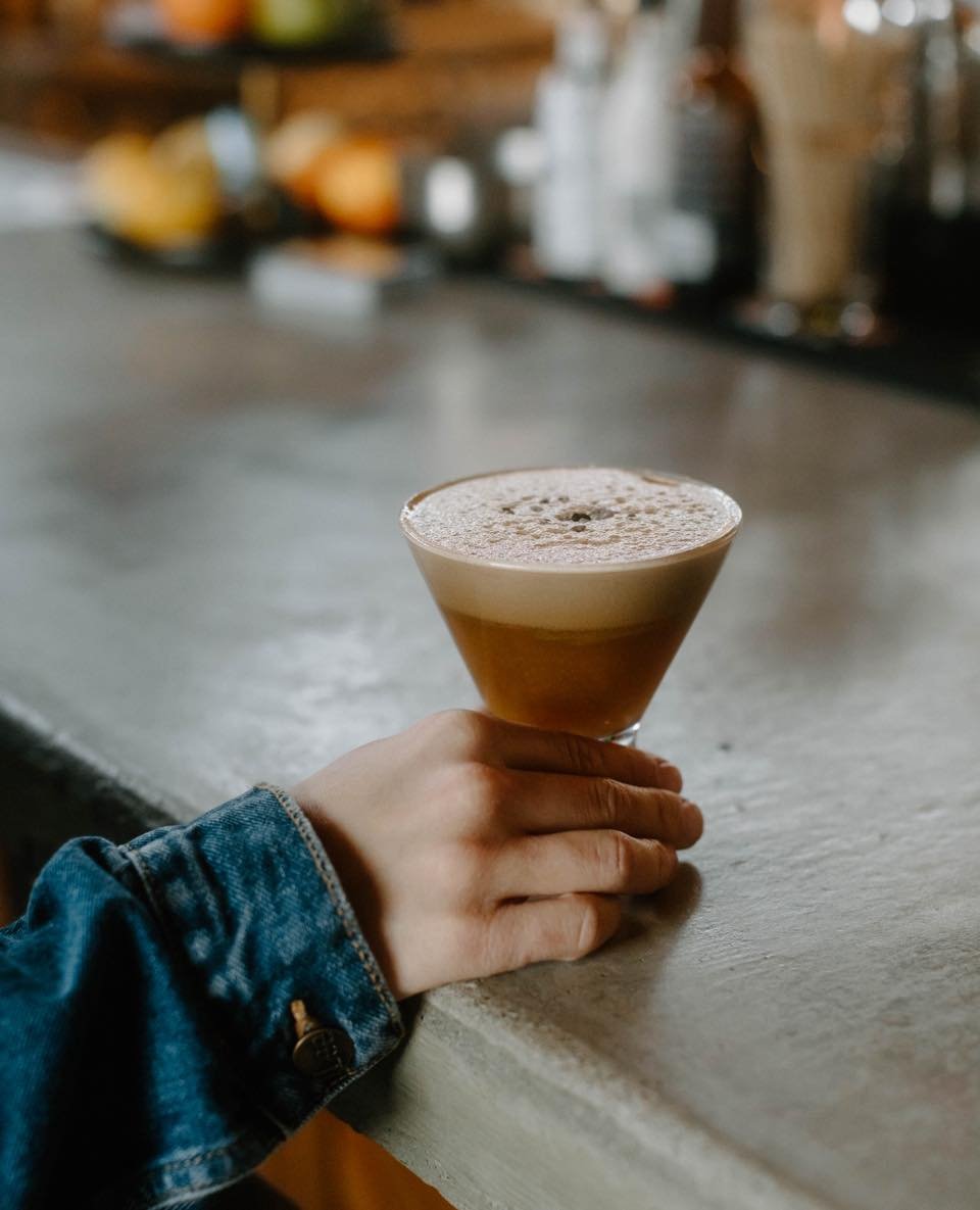 January nights, coffee cocktails, and nowhere else to be ☕️🍸📣

#coffee #coffeeculture #local #smallbusiness #locallyroasted #locallyroastedcoffee #coffeeroaster #bend #bendoregon #oregon #pnw #supportsmallbusiness #supportlocalbusiness #shoplocal #